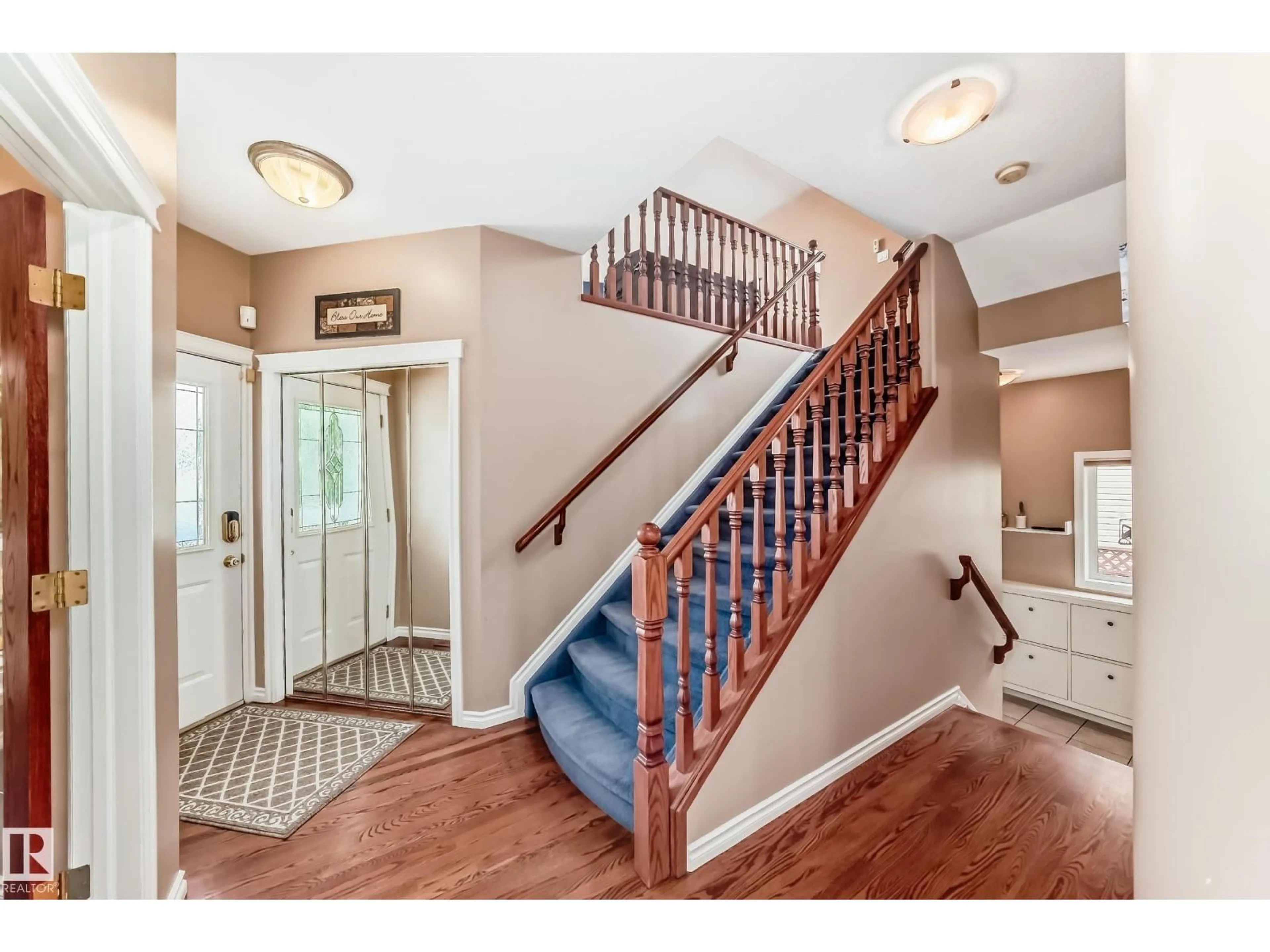 Indoor entryway for 220 KANANASKIS GR, Devon Alberta T9G1Y8