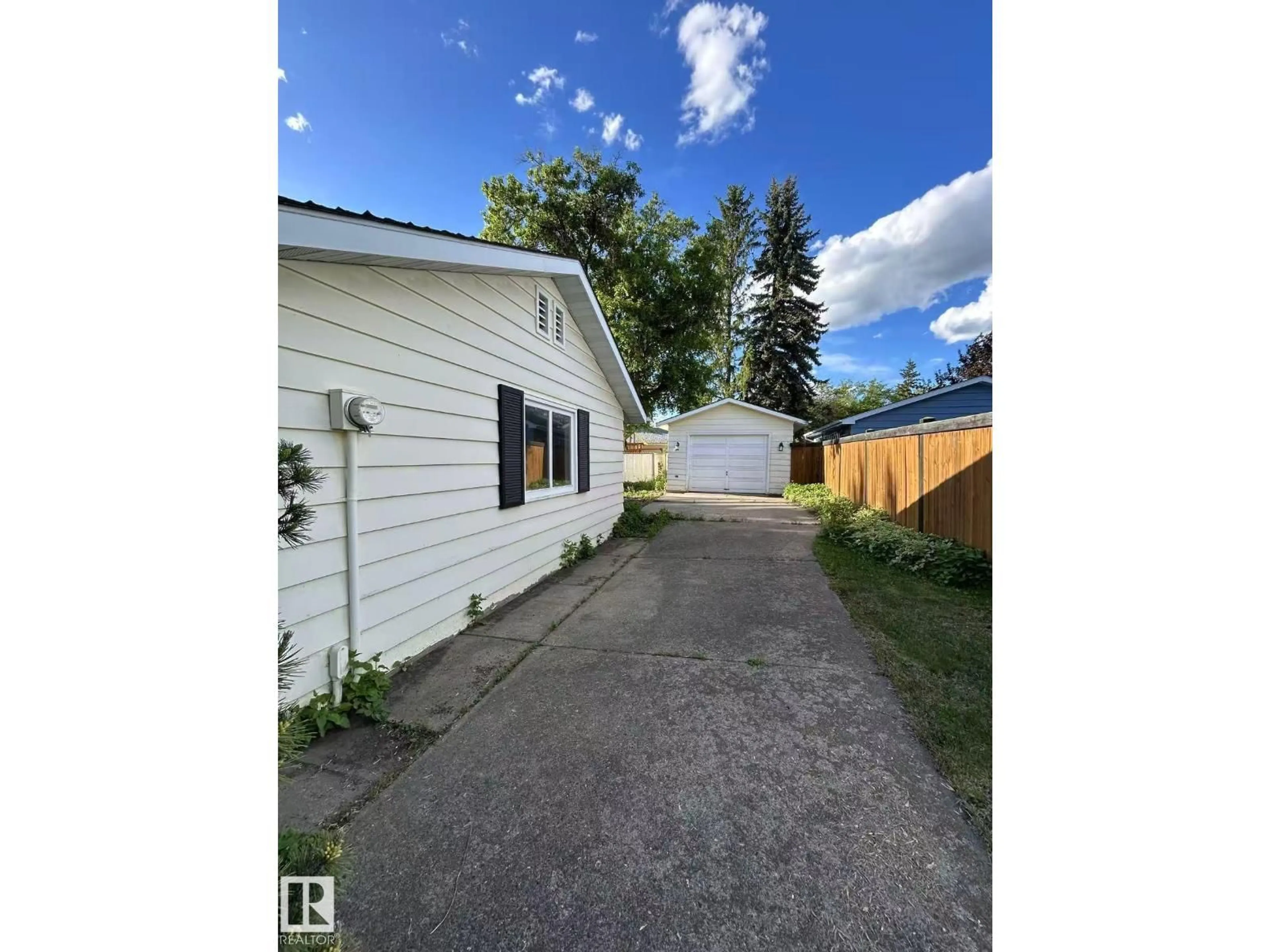 Shed for 13112 63 AV, Edmonton Alberta T6H1S2