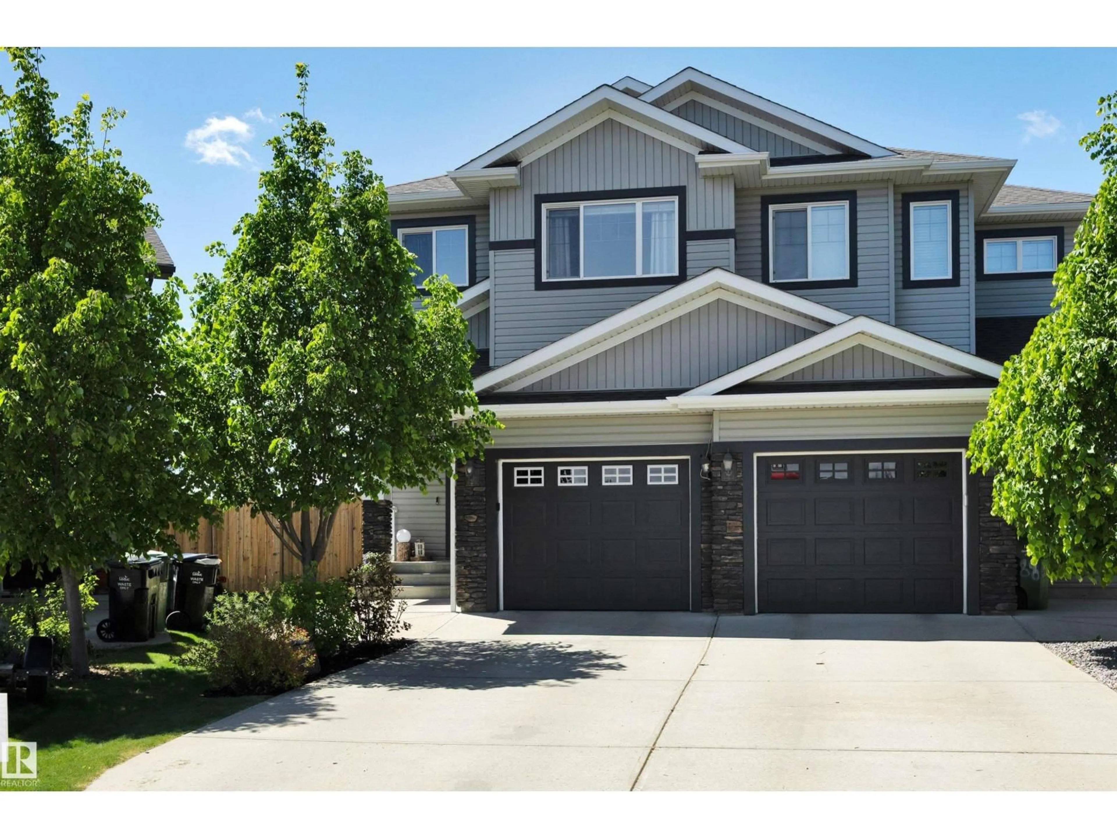 Home with vinyl exterior material, street for 86 SANDALWOOD PL, Leduc Alberta T6W3E6