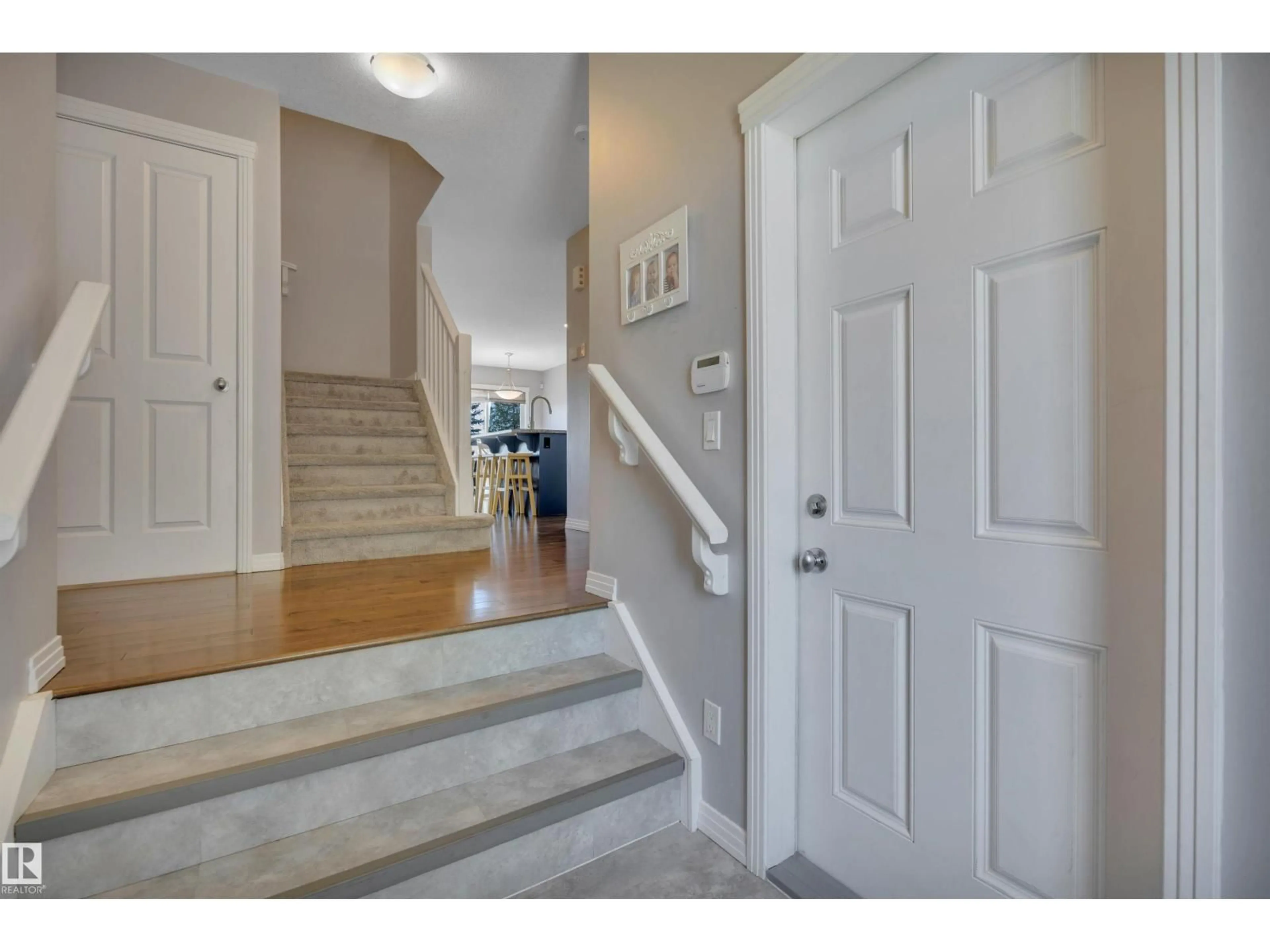 Indoor entryway for 86 SANDALWOOD PL, Leduc Alberta T6W3E6