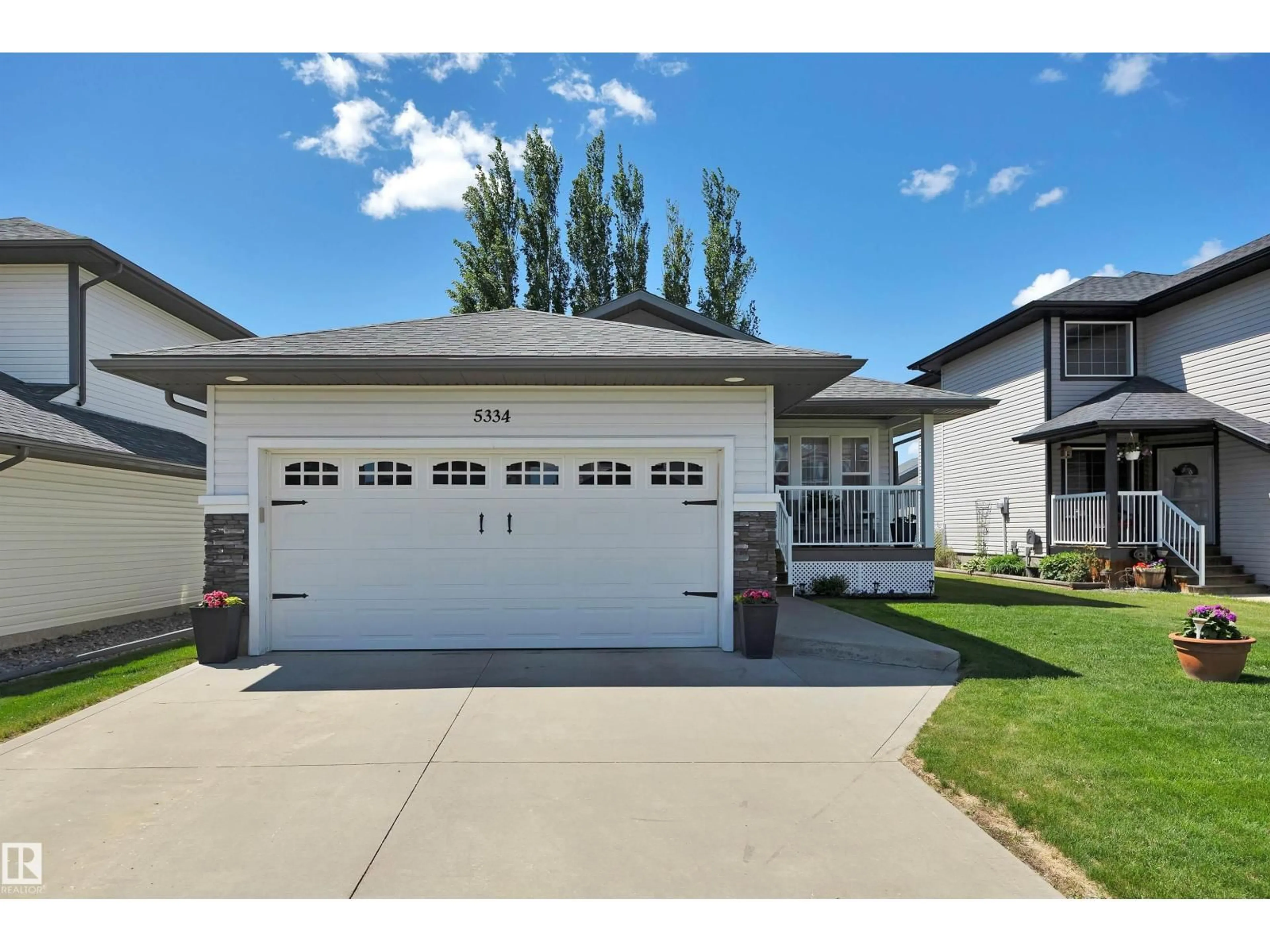 Home with vinyl exterior material, street for 5334 42 ST, Wetaskiwin Alberta T9A0M8