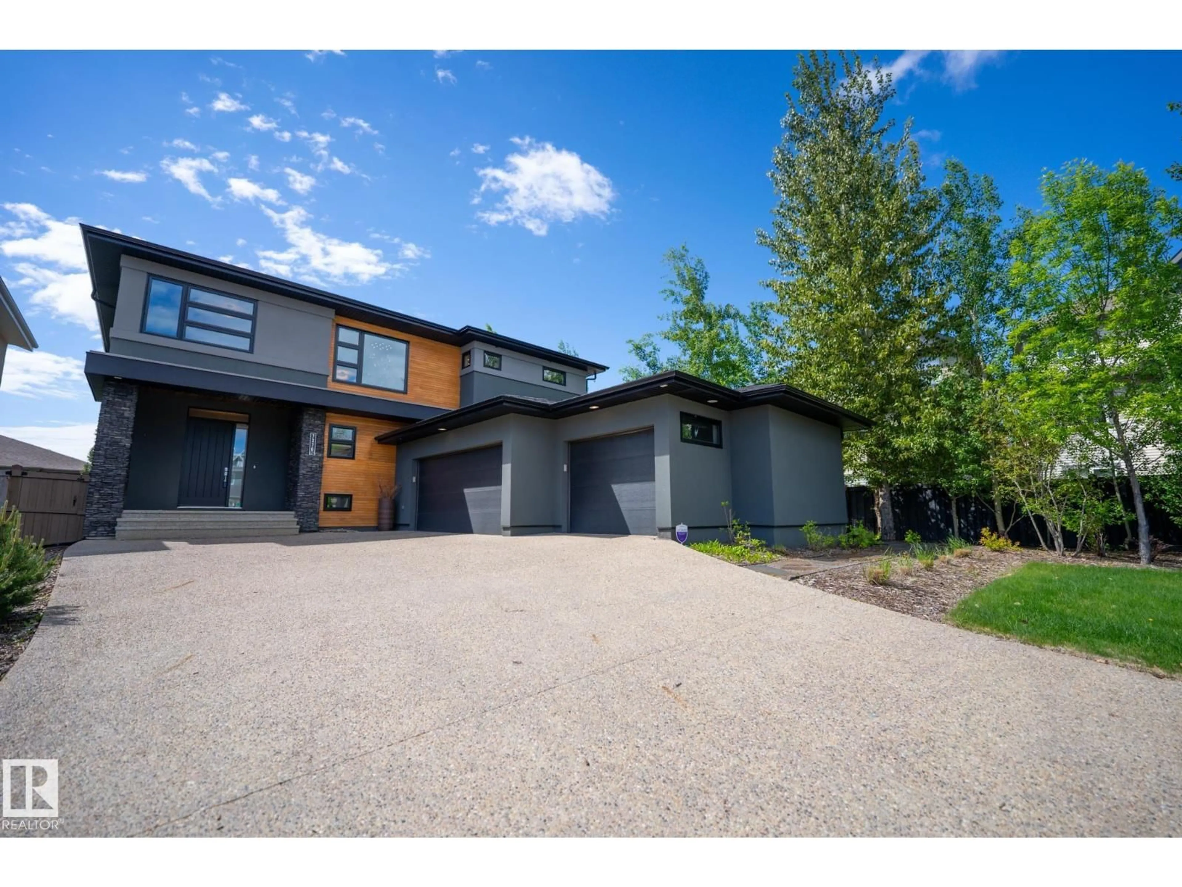 A pic from outside/outdoor area/front of a property/back of a property/a pic from drone, street for NW - 7376 MAY CM, Edmonton Alberta T6R0V3