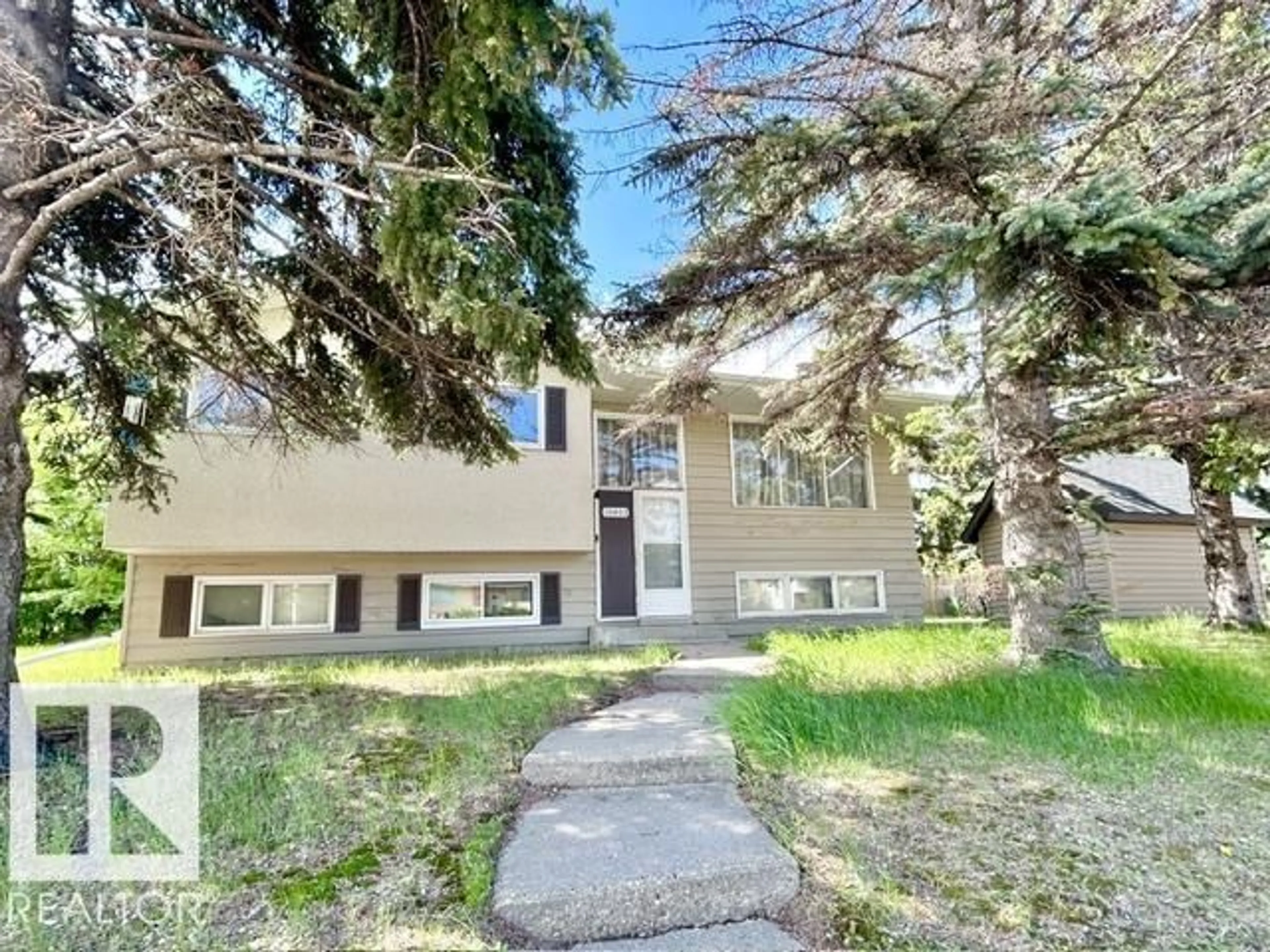 Unknown for 10803 40 AV, Edmonton Alberta T6J0P6