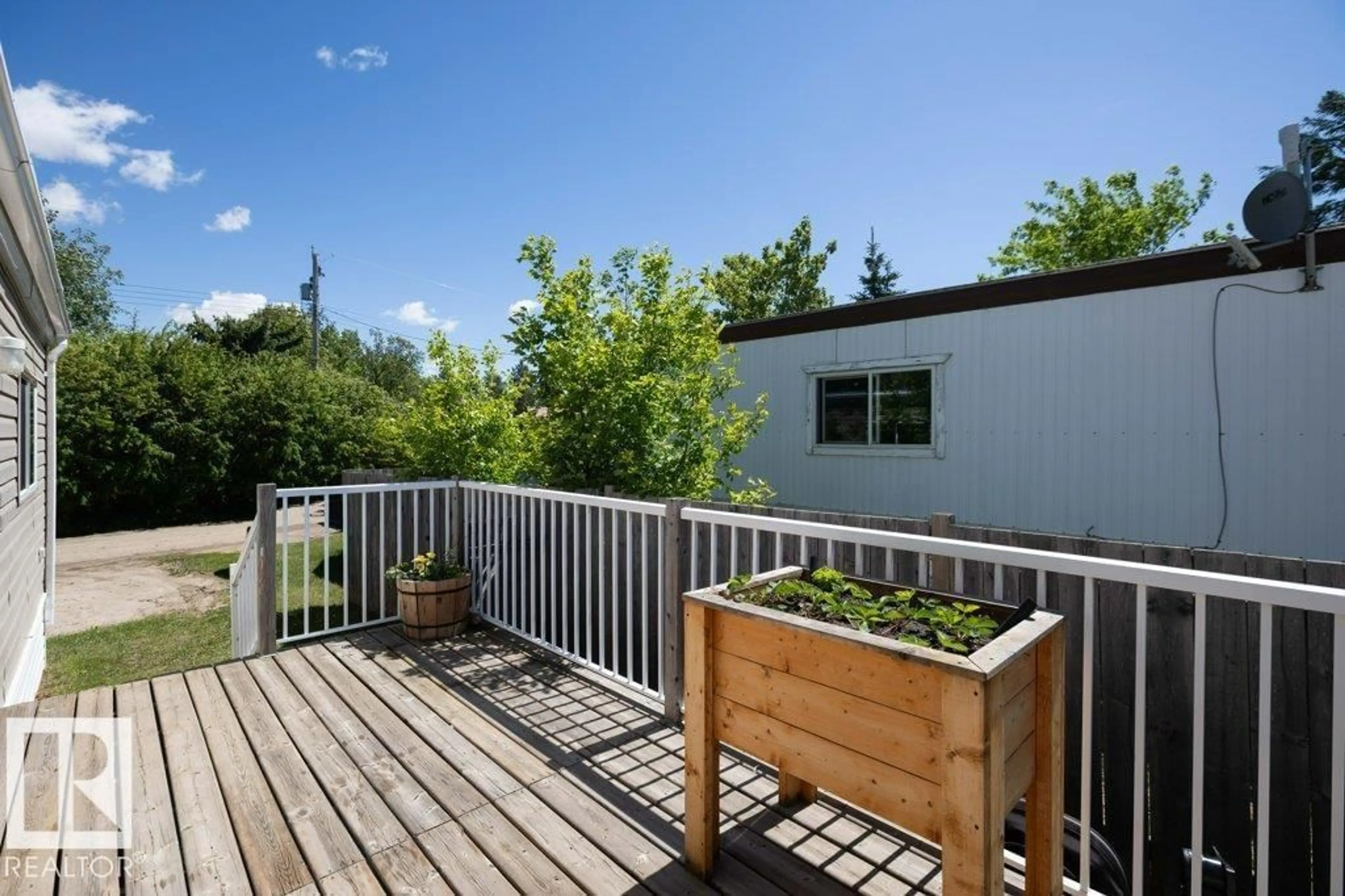 Patio, unknown for 4816 51 ST, Busby Alberta T0G0H0