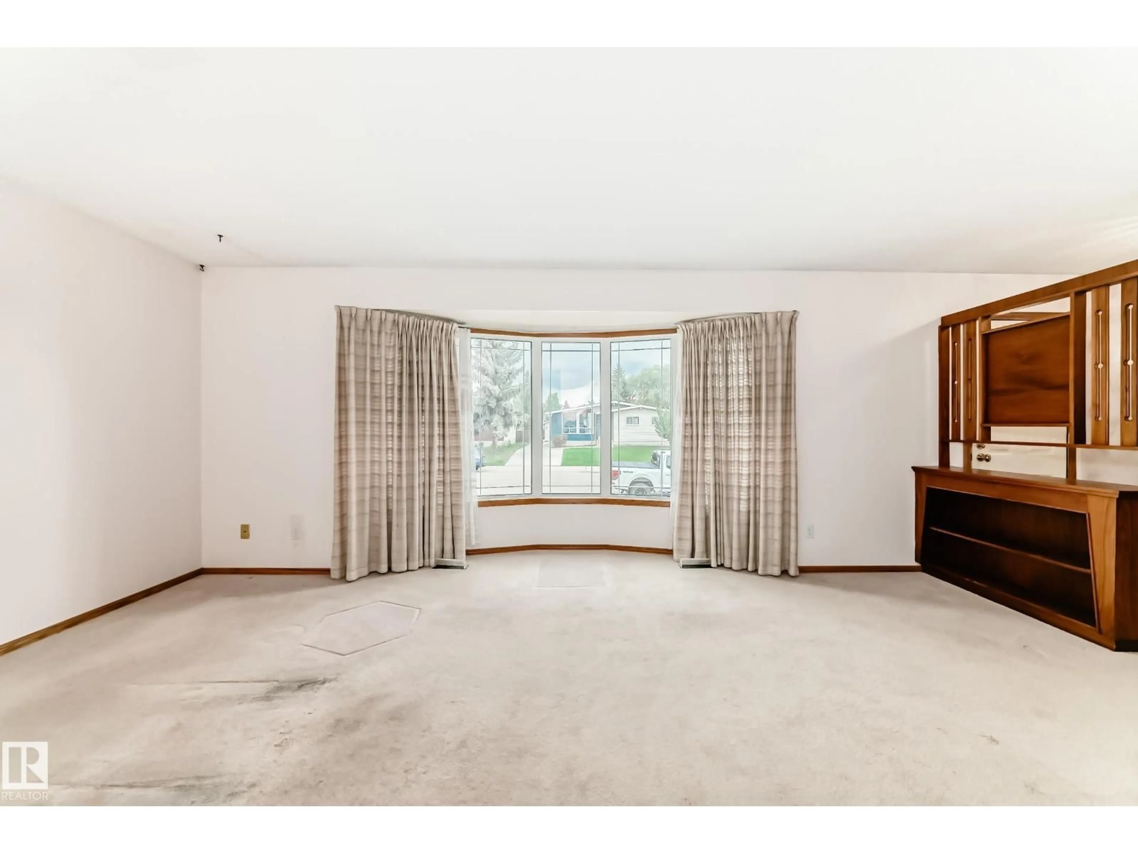 A pic of a room for 10411 36A AV, Edmonton Alberta T6J2H7
