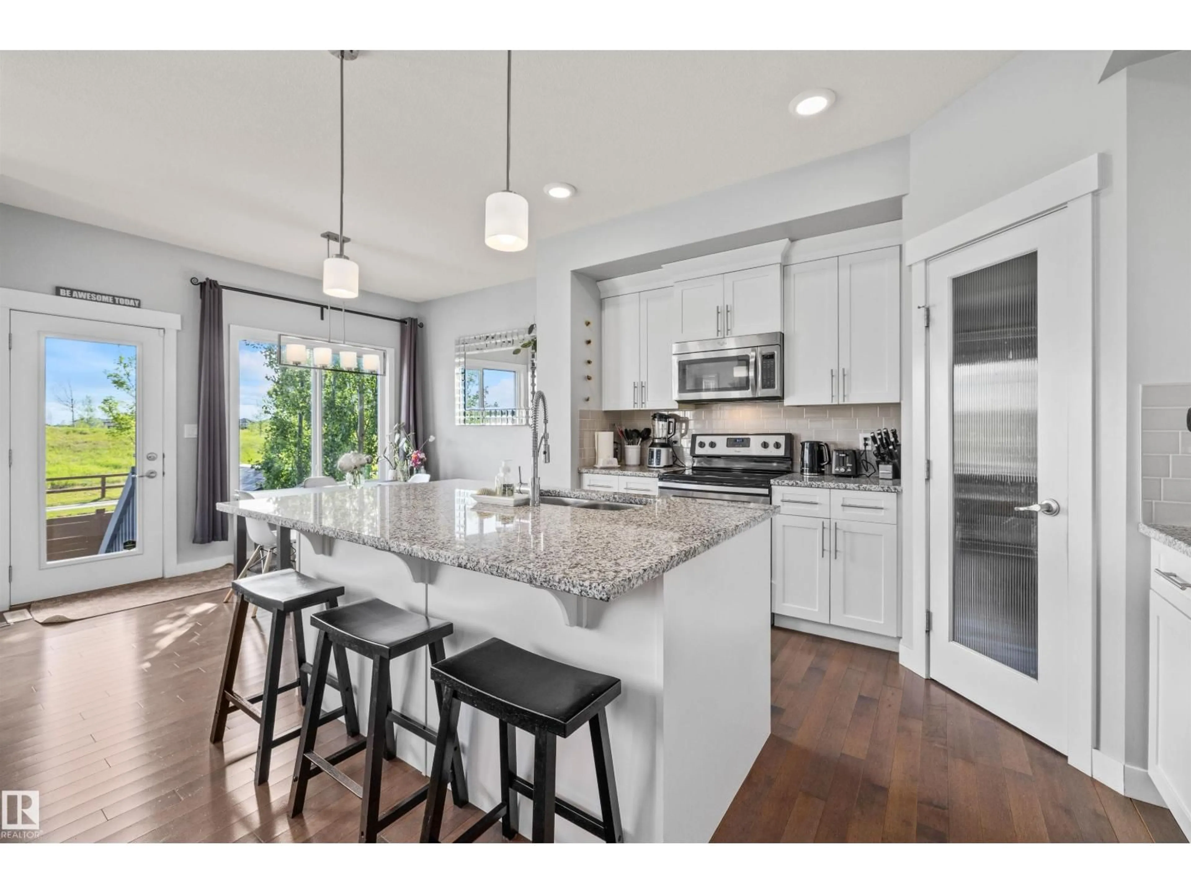 Open concept kitchen, ceramic/tile floor for SW - 607 40 ST, Edmonton Alberta T6X2G4