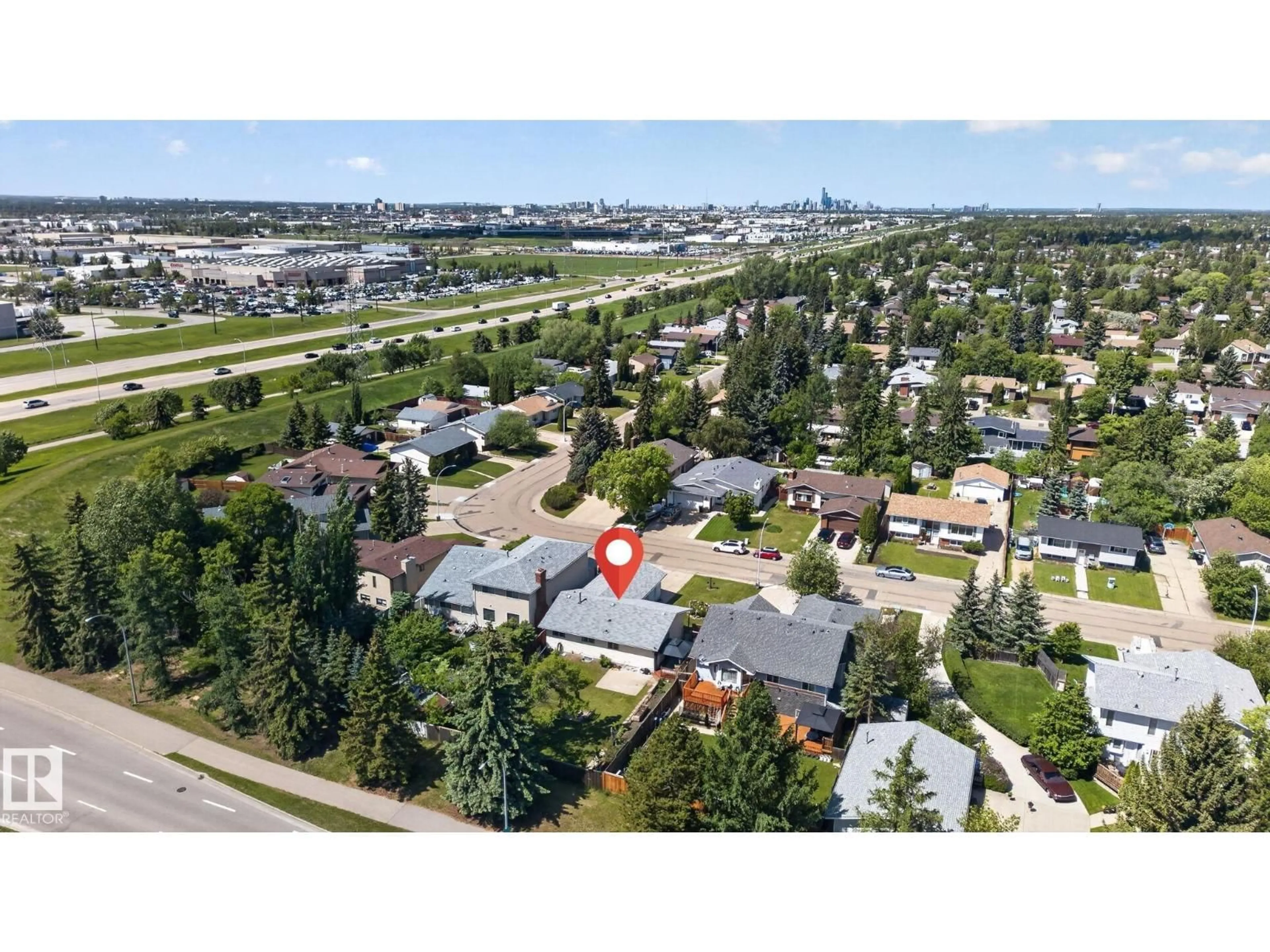 A pic from outside/outdoor area/front of a property/back of a property/a pic from drone, unknown for 8807 24 AV, Edmonton Alberta T6W2W3