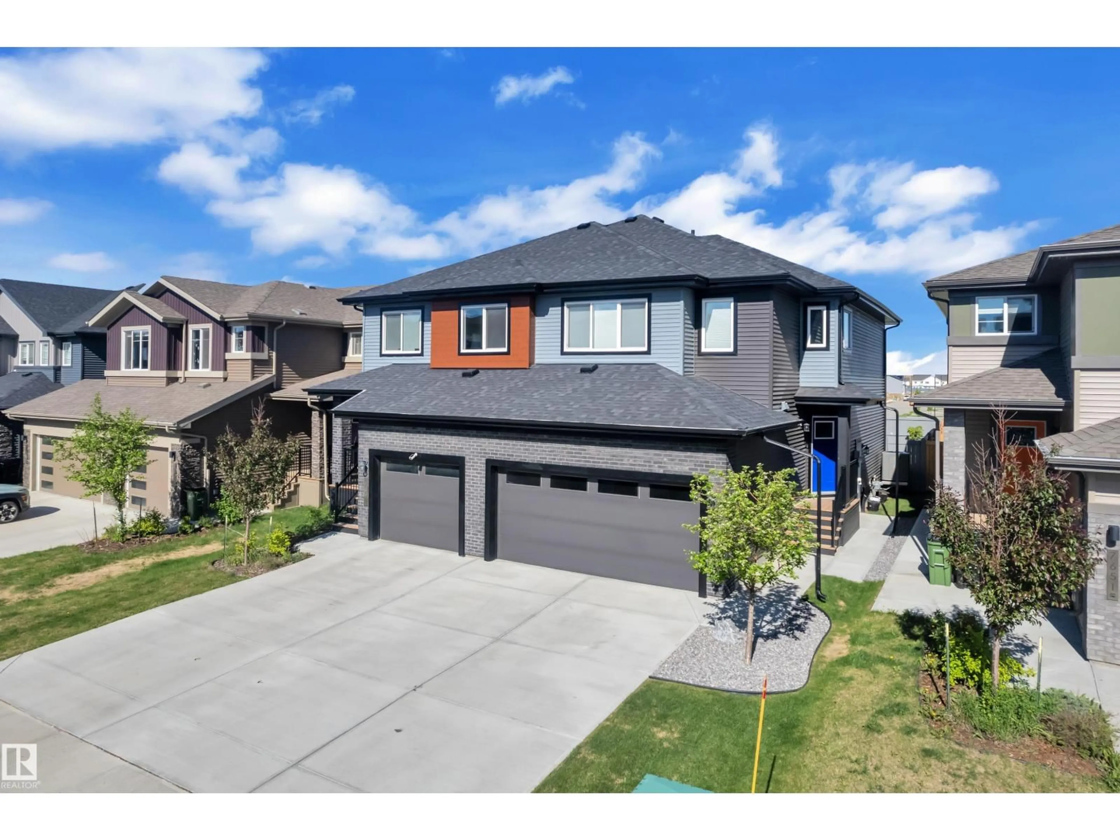 A pic from outside/outdoor area/front of a property/back of a property/a pic from drone, street for 7647 KORULUK PL, Edmonton Alberta T6W4R7