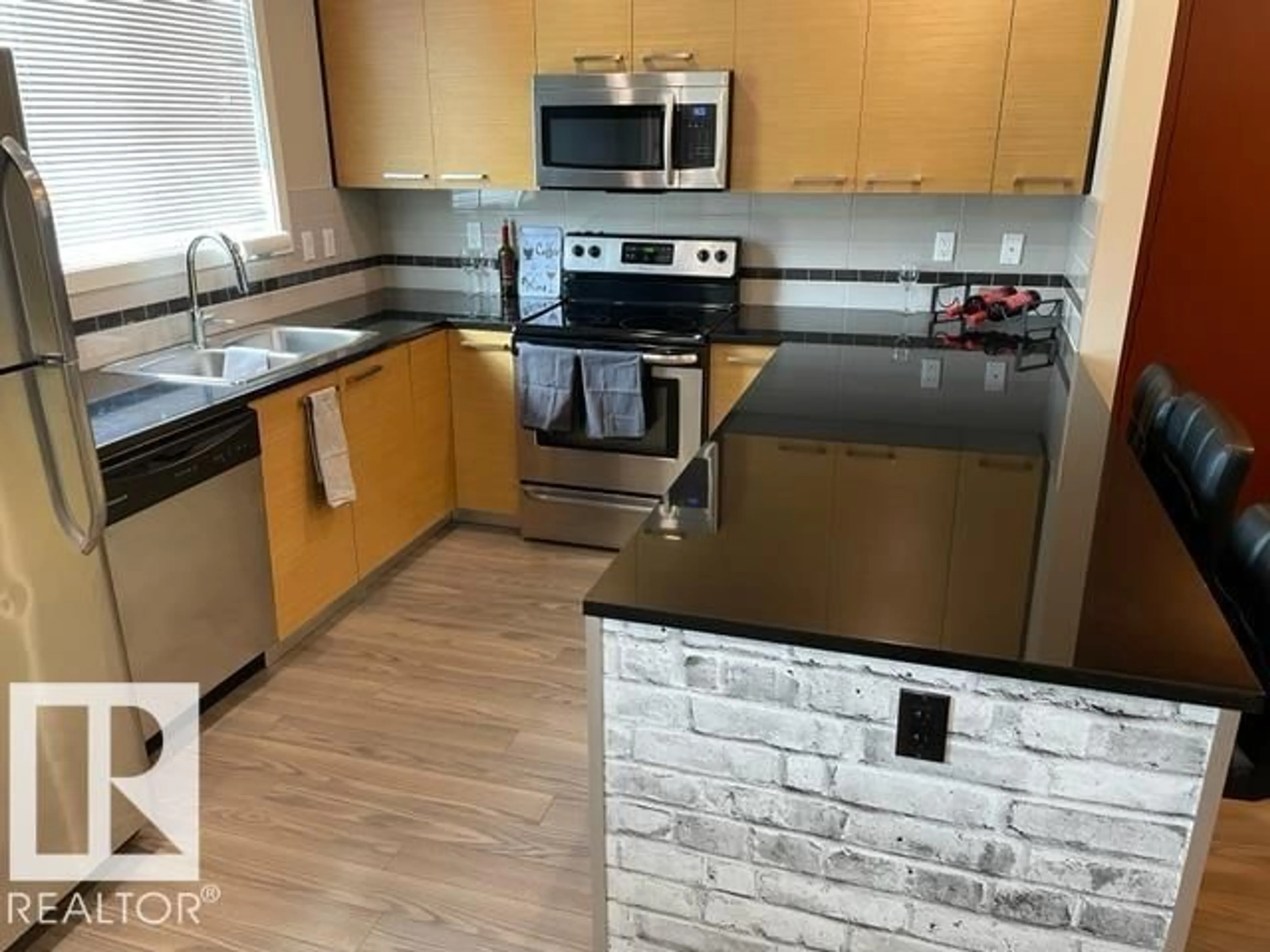 Open concept kitchen, unknown for SW - 62 675 WATT BV, Edmonton Alberta T6X0Y2