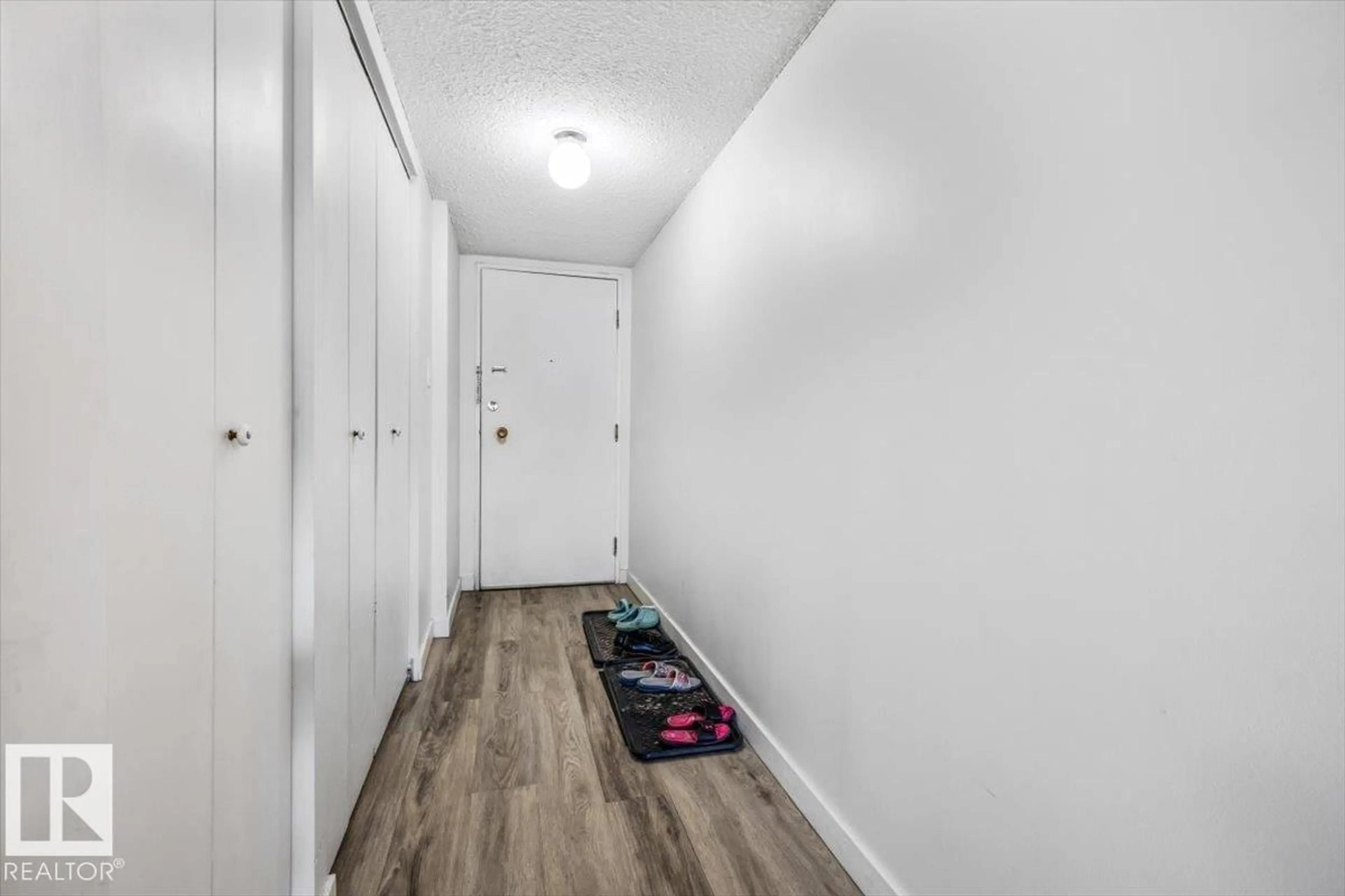 Indoor entryway for 77 - 8735 165 ST NW, Edmonton Alberta T5R2R6