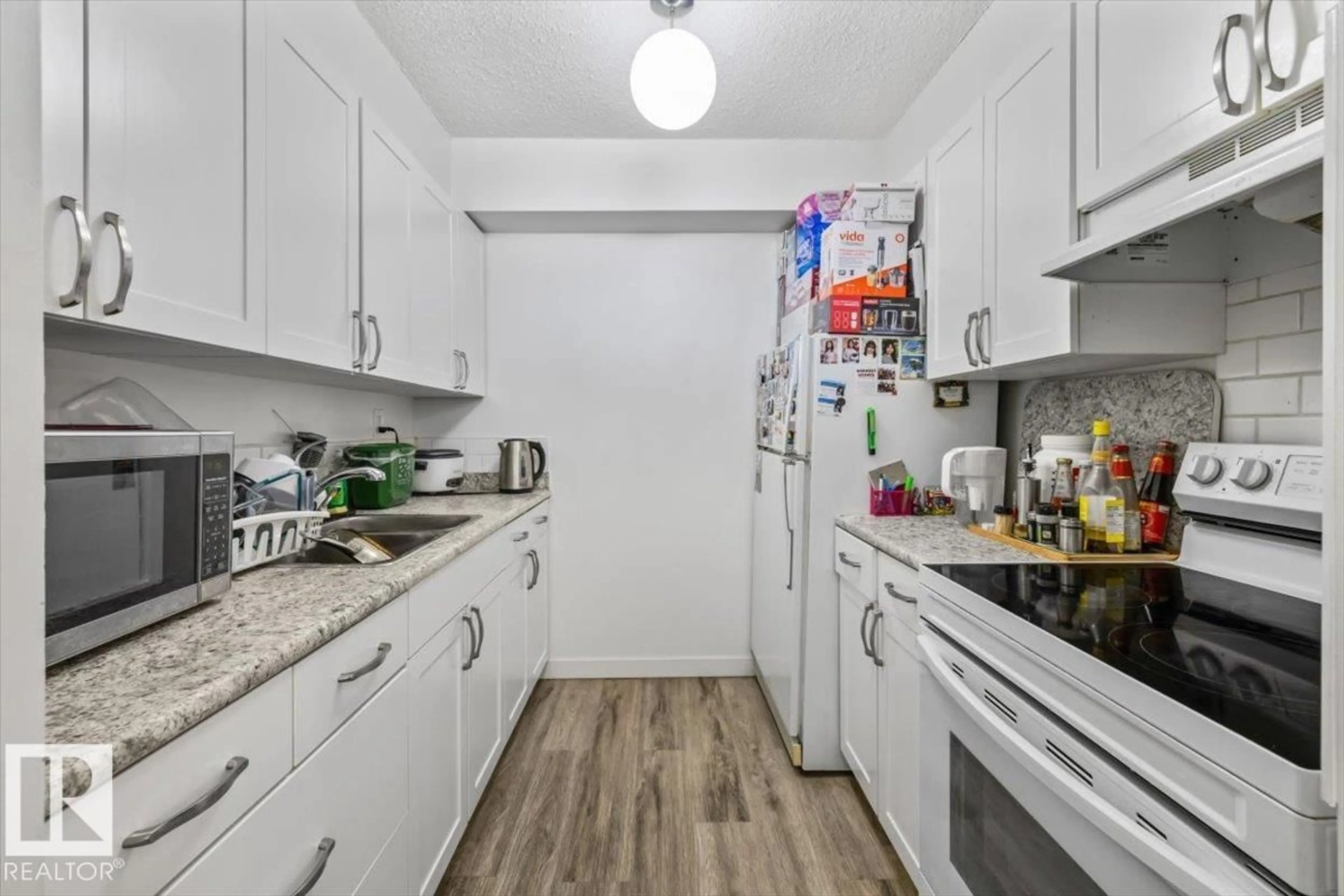 Standard kitchen, unknown for 77 - 8735 165 ST NW, Edmonton Alberta T5R2R6
