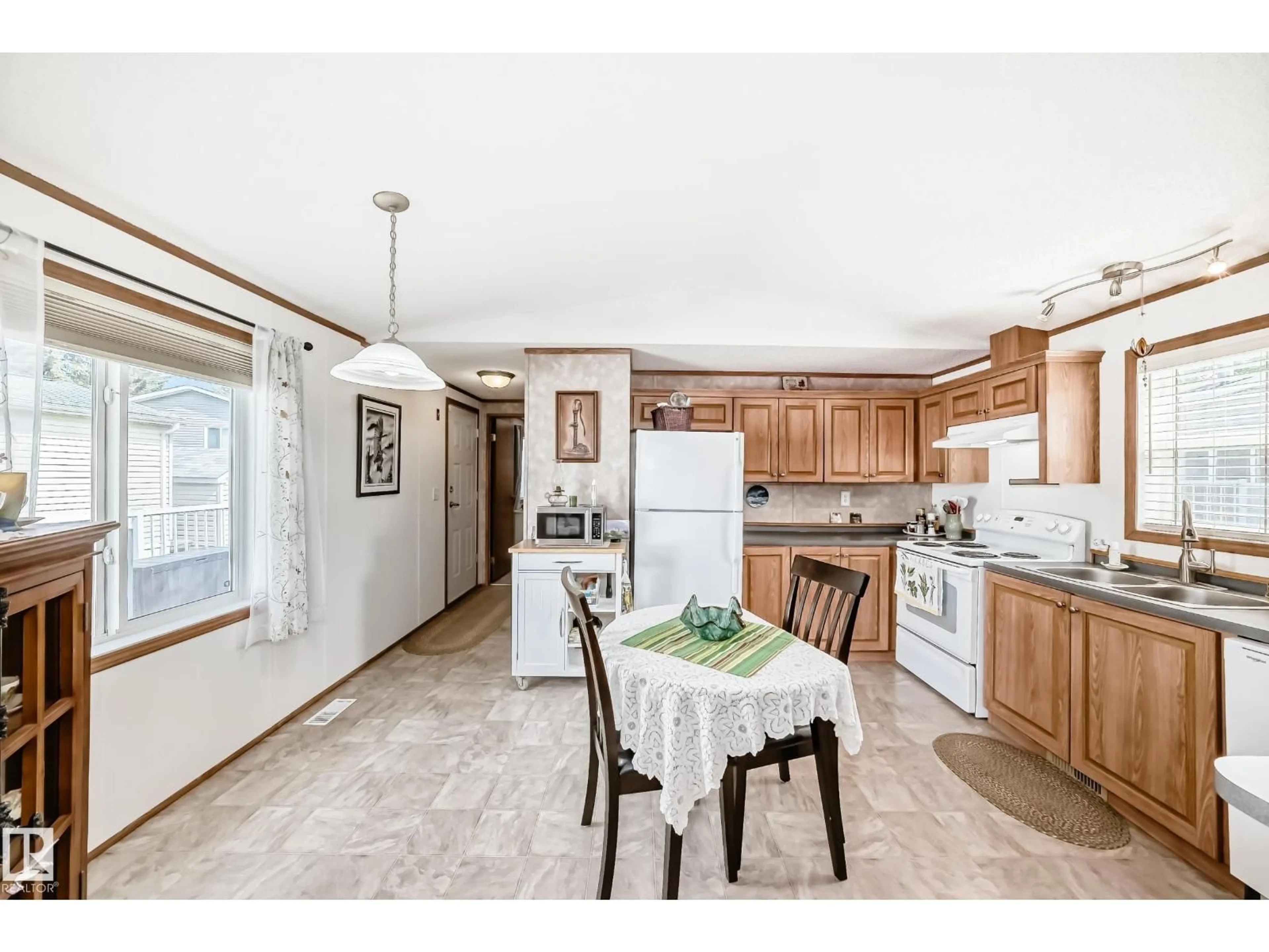 Open concept kitchen, ceramic/tile floor for 1556 RANGE ROAD 272, Rural Parkland County Alberta T7X4M4