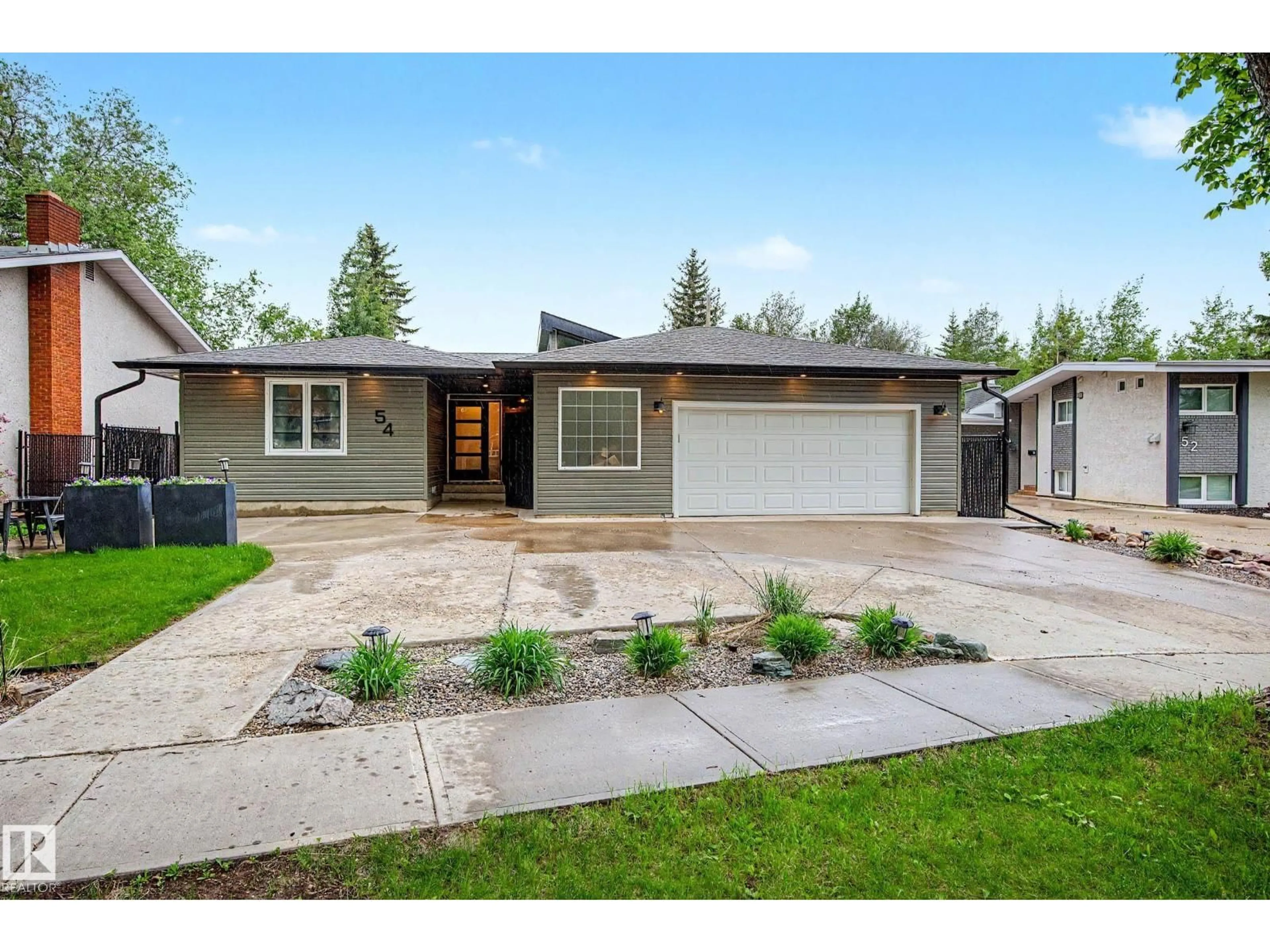 Home with vinyl exterior material, street for 54 GLADSTONE CR, St. Albert Alberta T8N0W7
