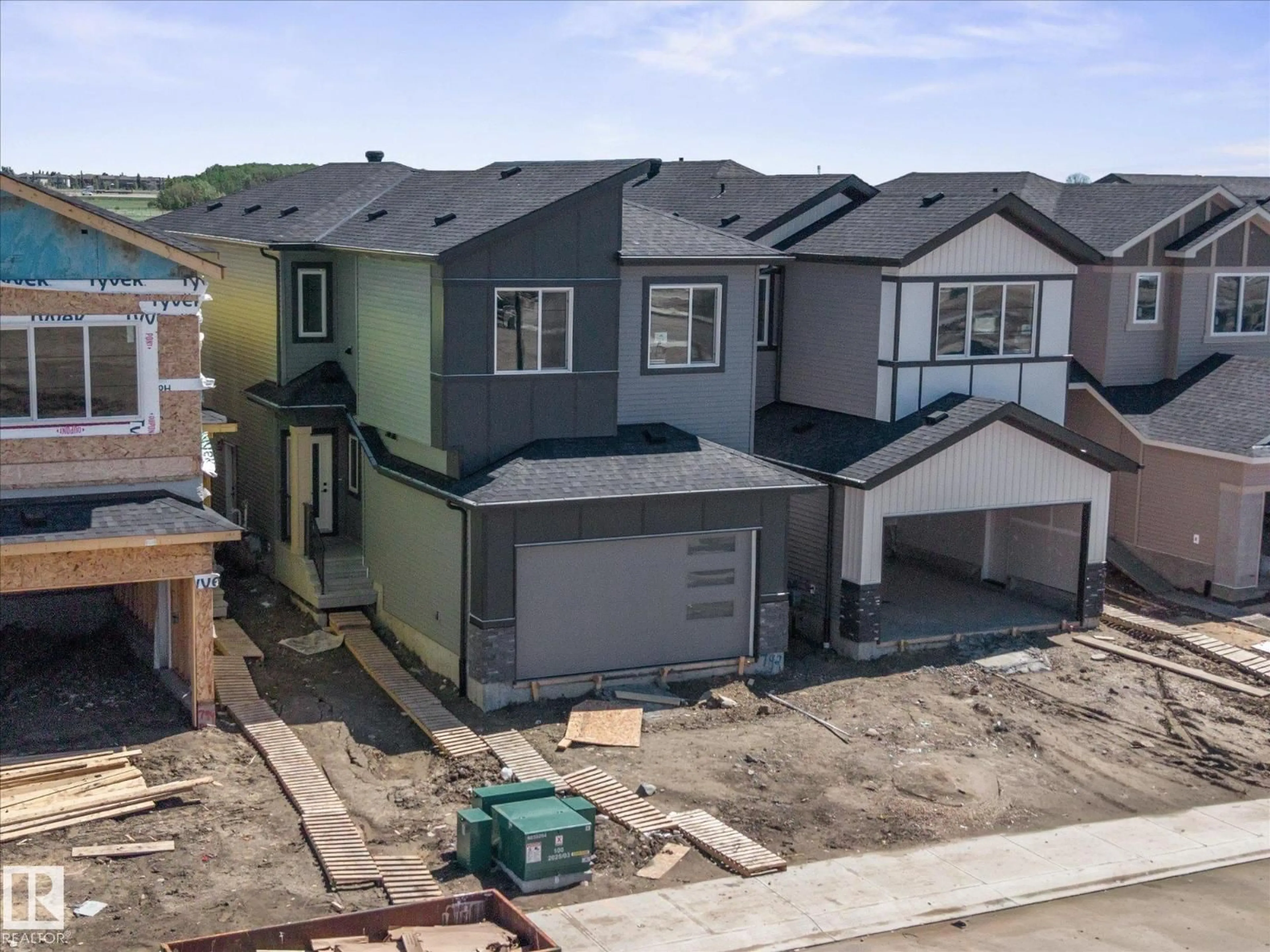 A pic from outside/outdoor area/front of a property/back of a property/a pic from drone, street for 792 BANK DR, Leduc Alberta T9E1W1