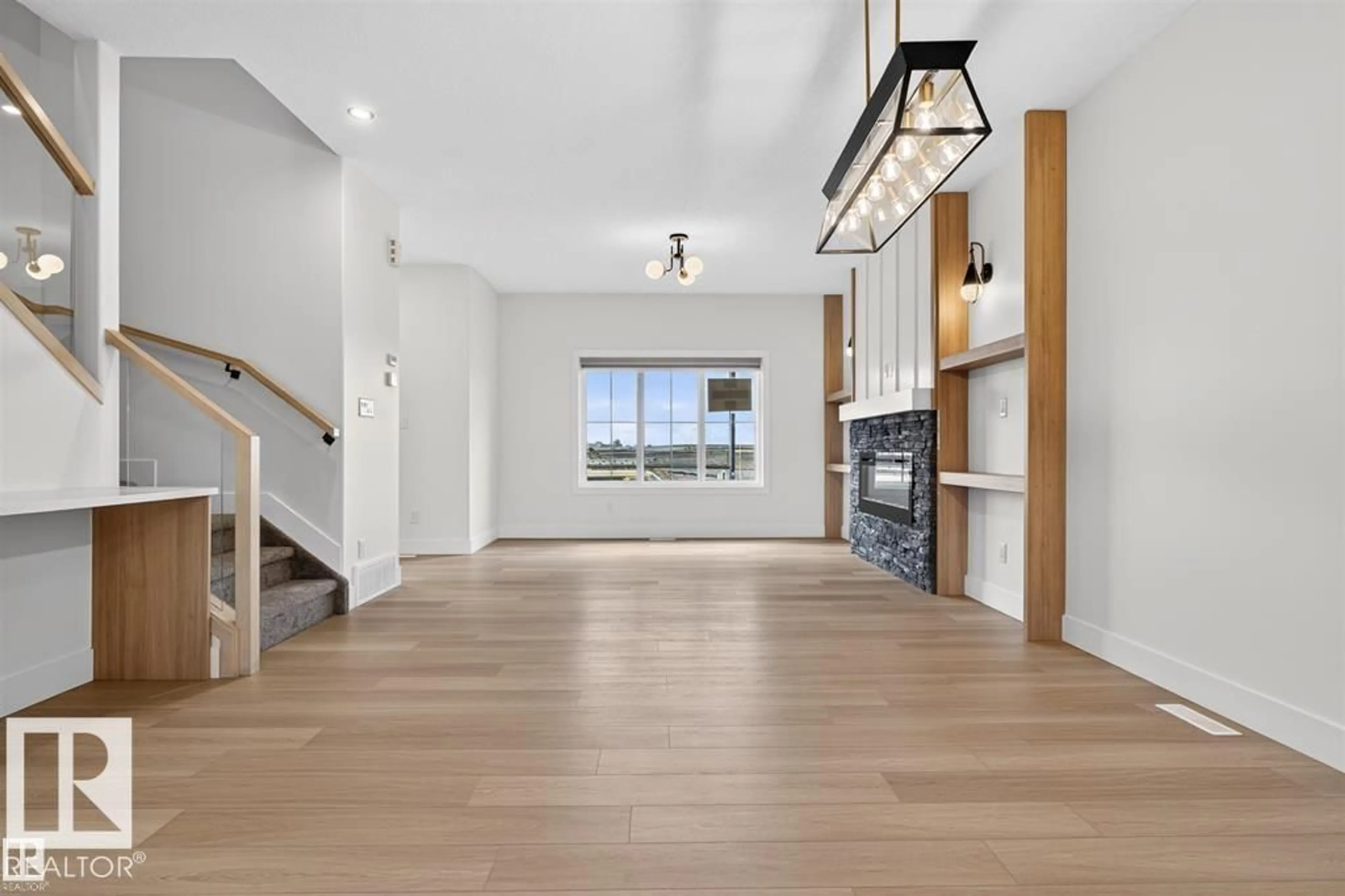 Indoor entryway for 41 RIVER BIRCH WY, St. Albert Alberta T8N7Y6