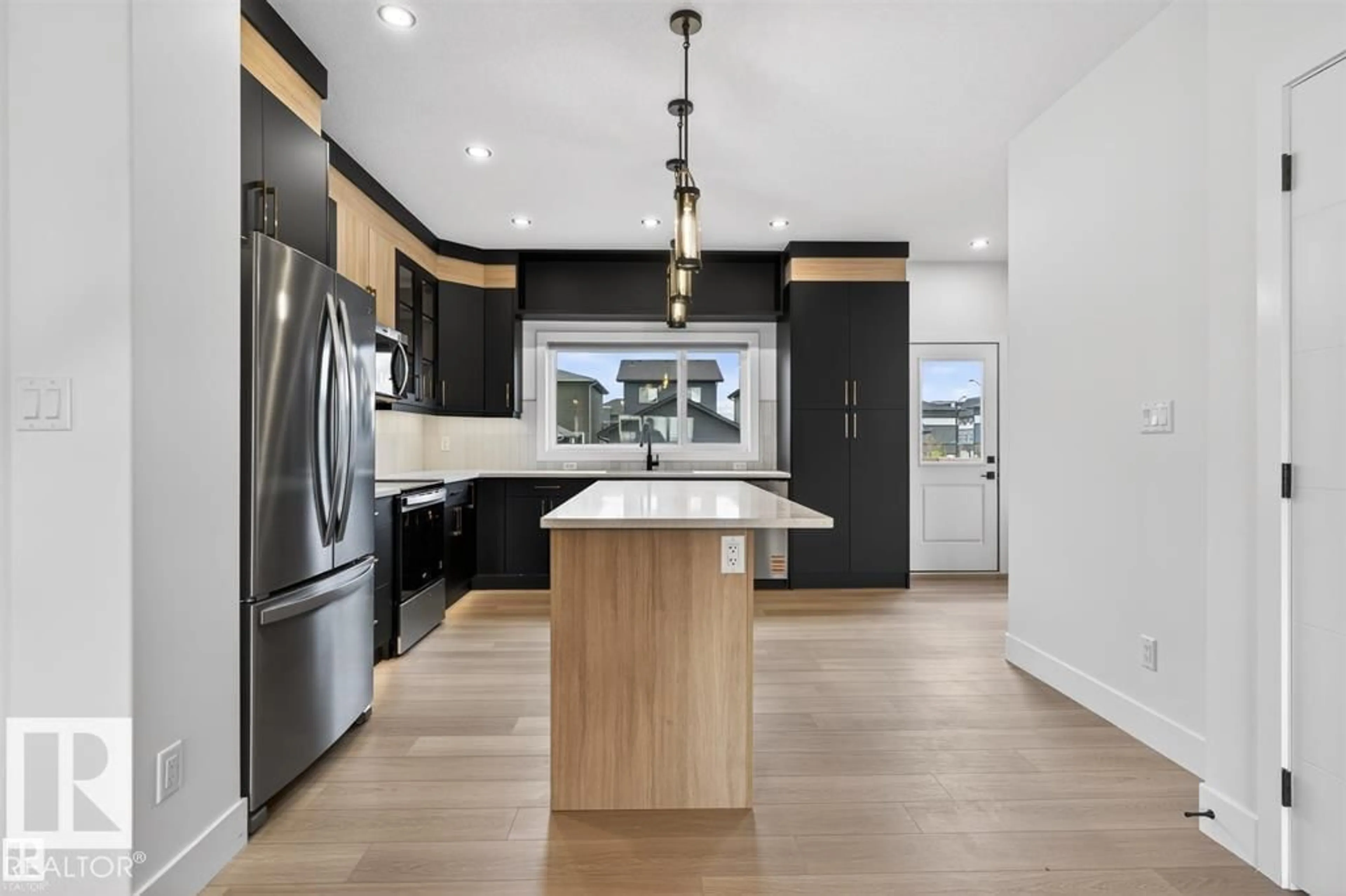 Open concept kitchen, unknown for 41 RIVER BIRCH WY, St. Albert Alberta T8N7Y6