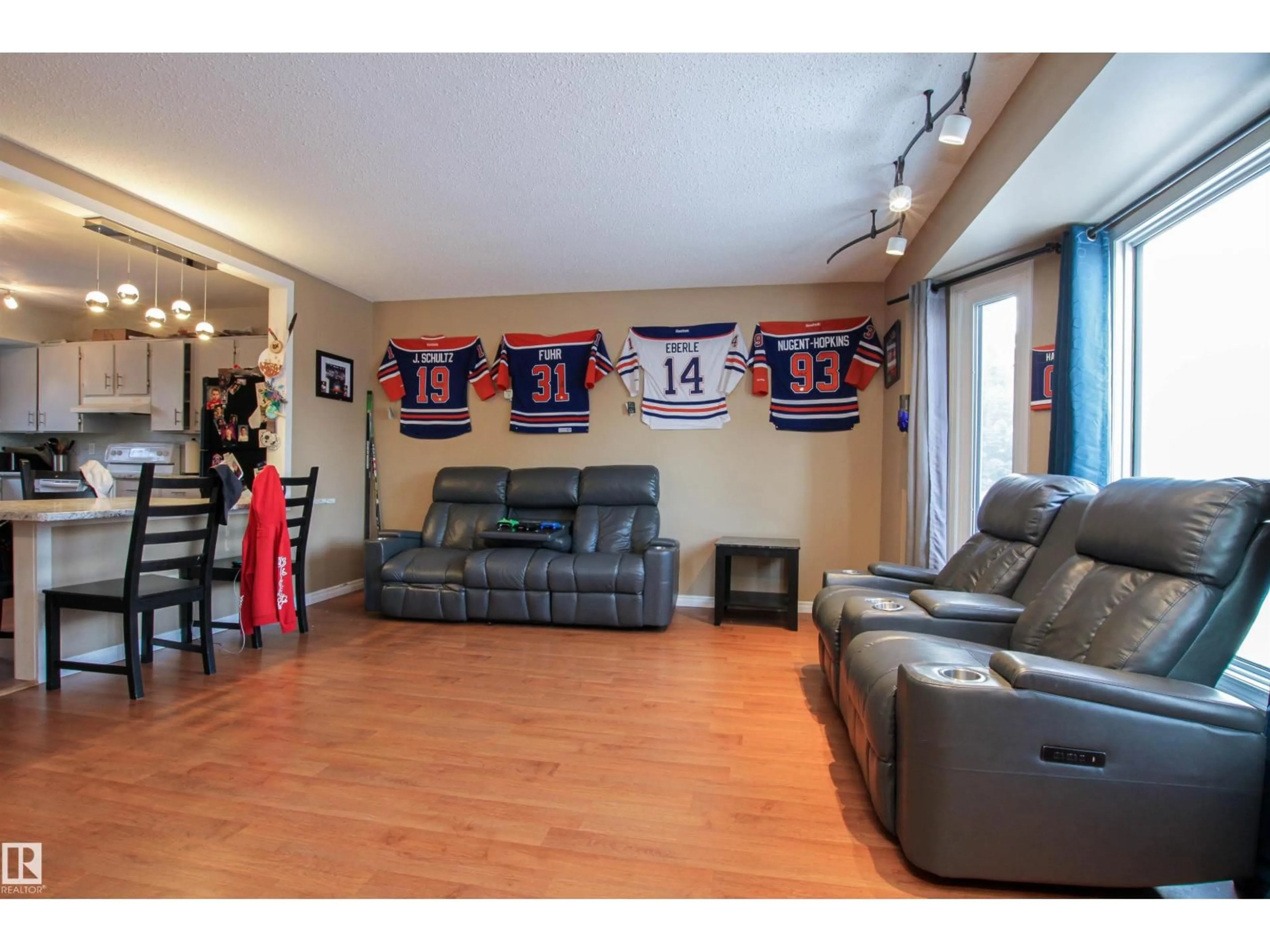 Unknown for 2415 49A ST, Edmonton Alberta T6L3X2