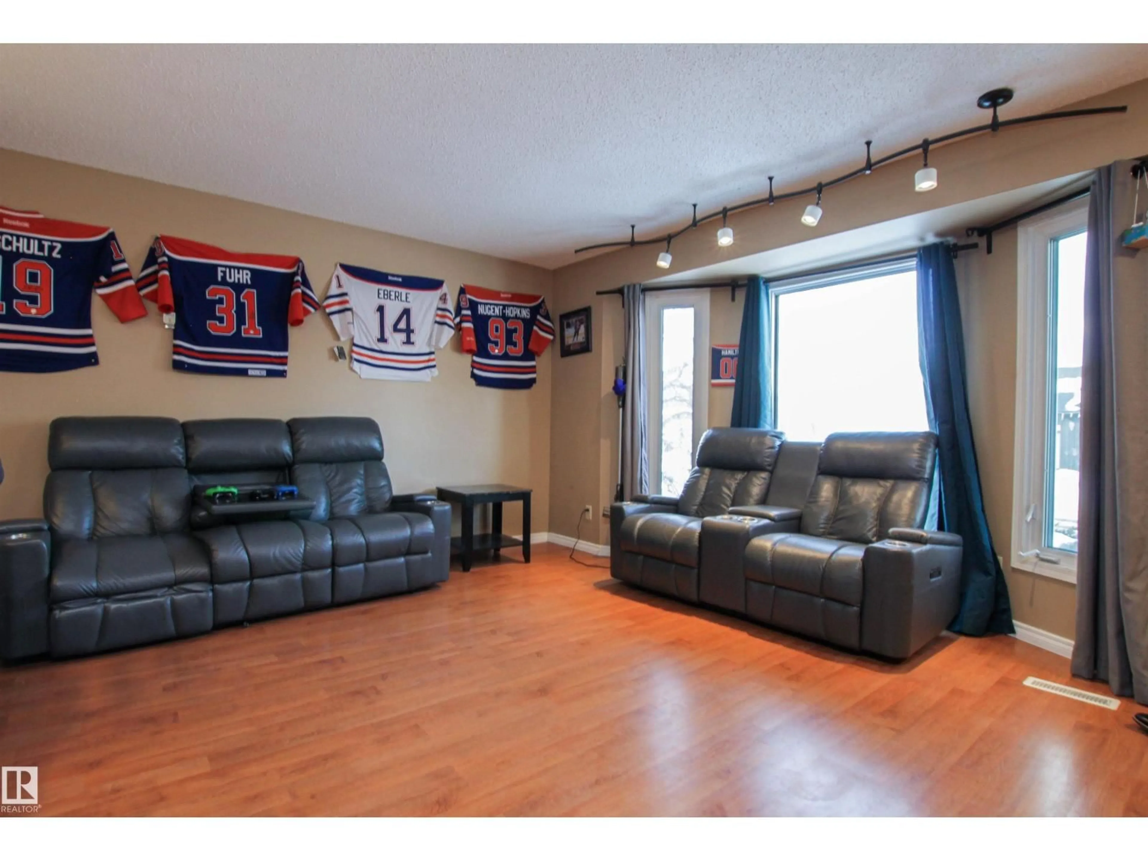 Unknown for 2415 49A ST, Edmonton Alberta T6L3X2