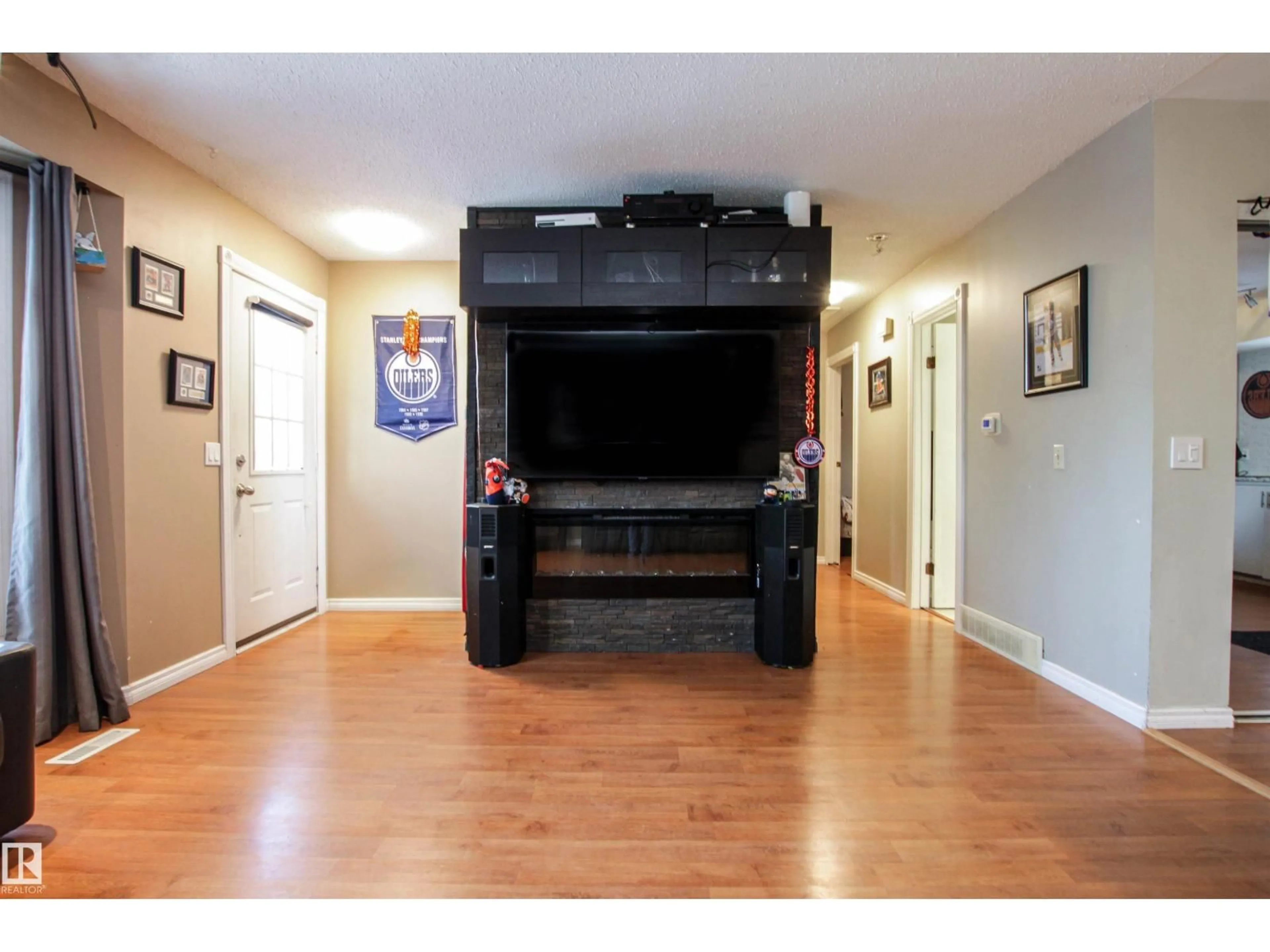 Unknown for 2415 49A ST, Edmonton Alberta T6L3X2