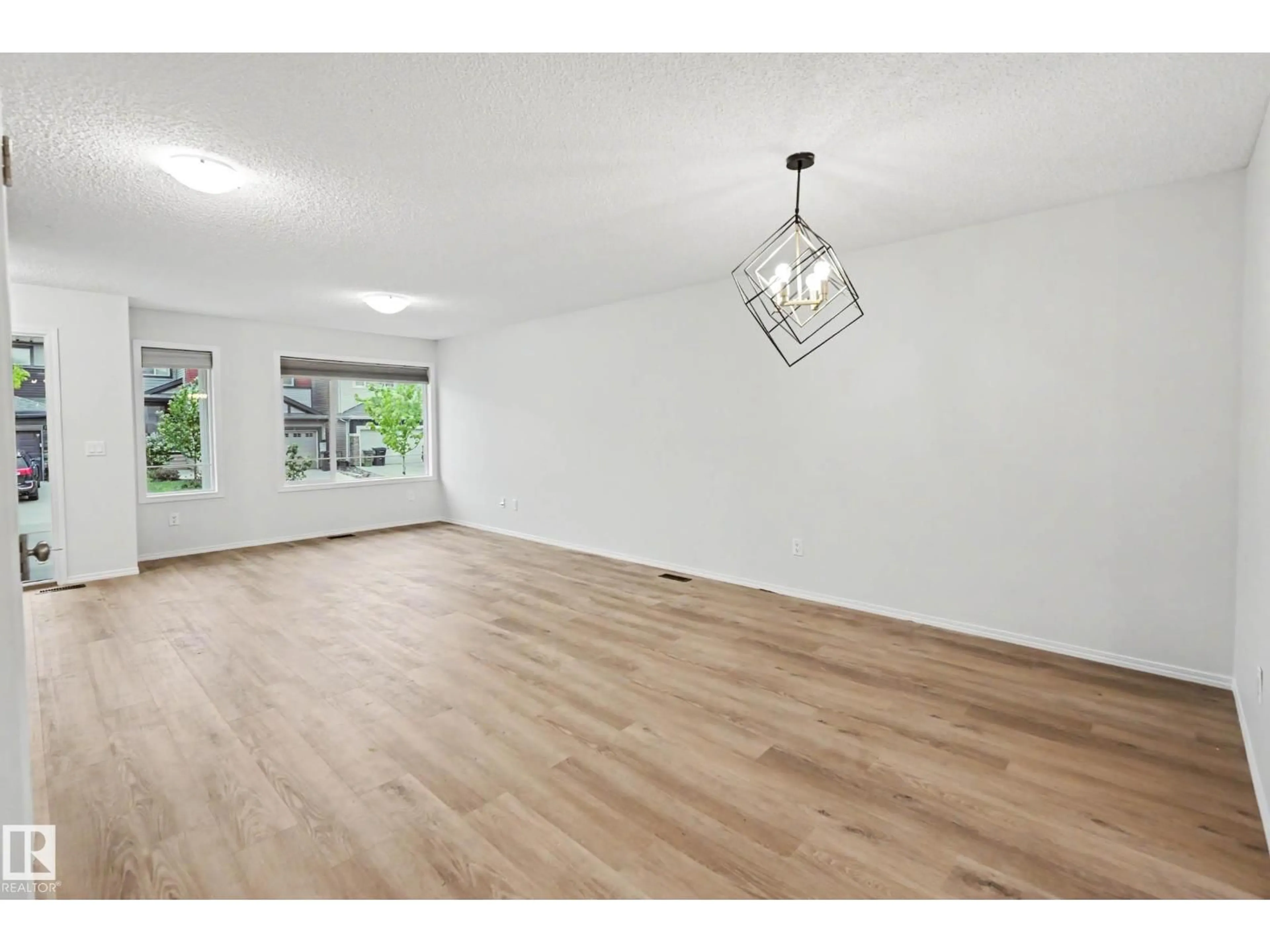 A pic of a room for 17633 63A ST, Edmonton Alberta T5Y0Y8