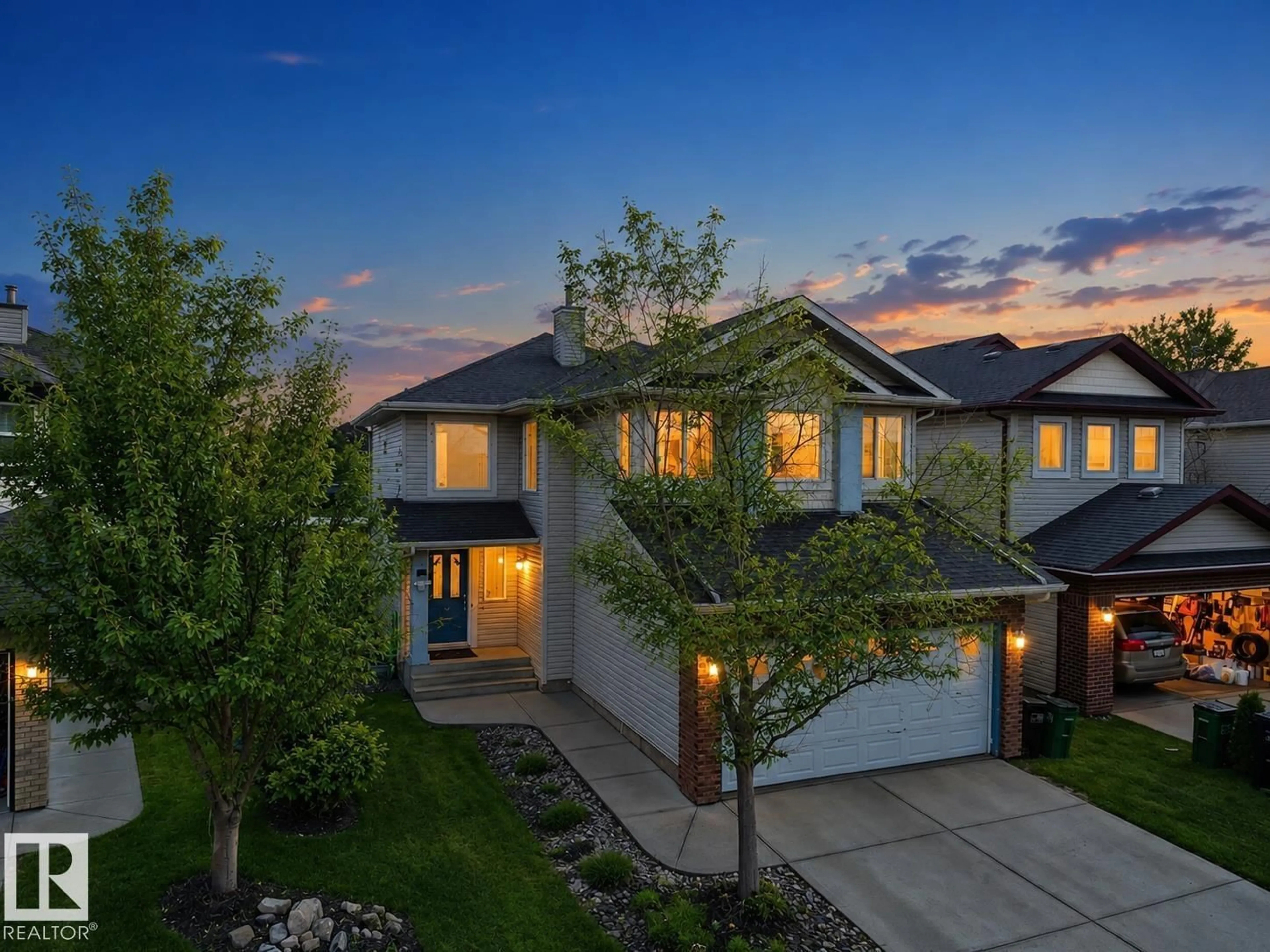 A pic from outside/outdoor area/front of a property/back of a property/a pic from drone, street for 7407 SINGER LD, Edmonton Alberta T6R3S2