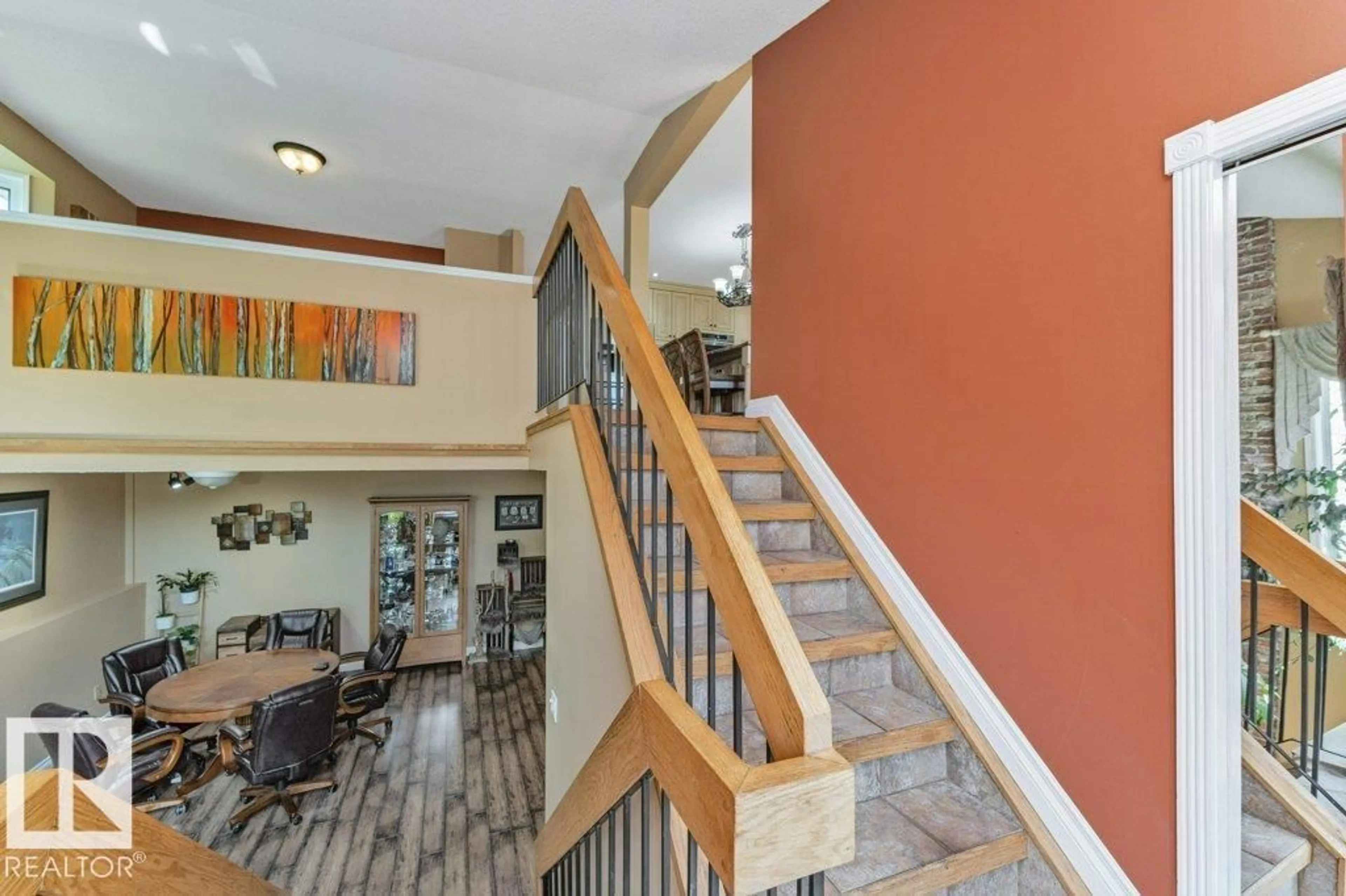 Indoor foyer for 149 GREENOCH CR, Edmonton Alberta T6L1W6