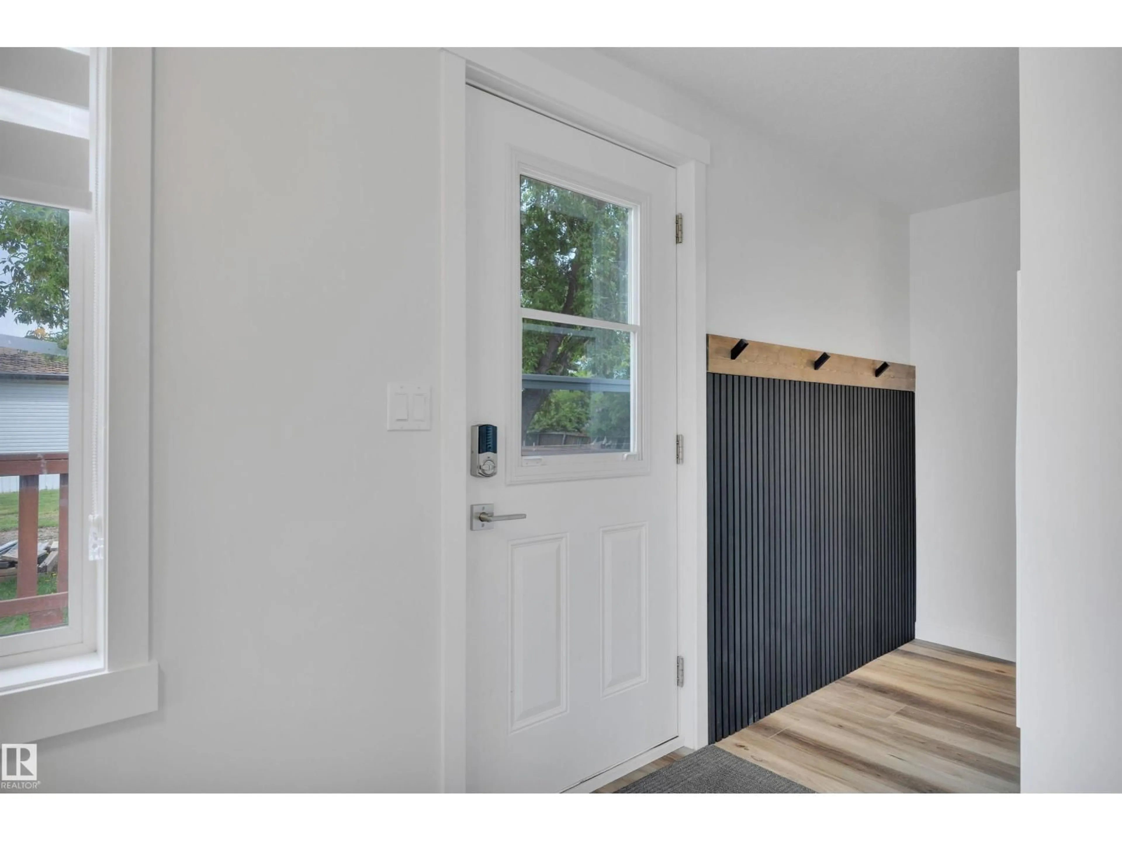Indoor entryway for 53 WILLOW PARK ES, Leduc Alberta T9E5R3