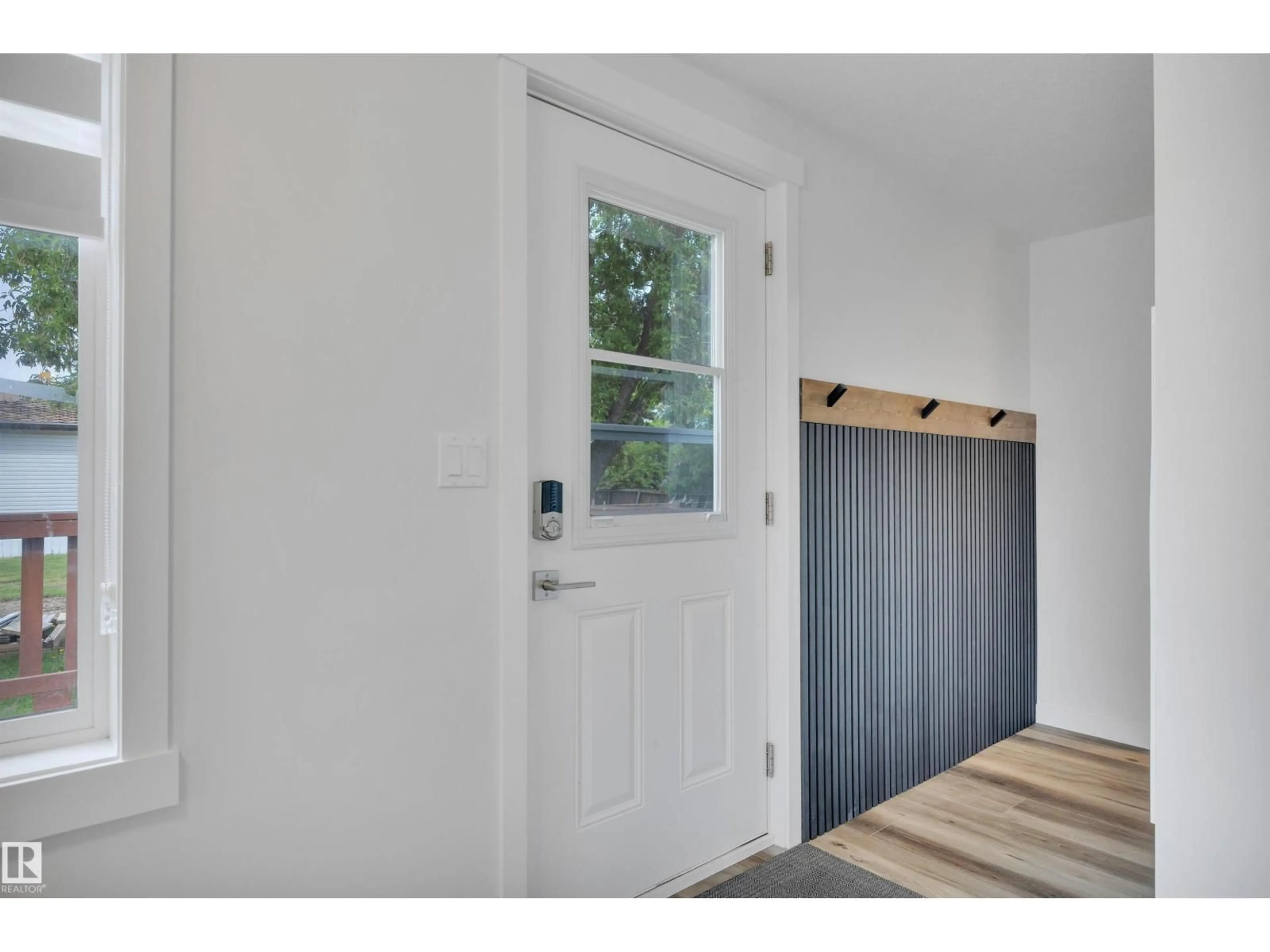 Indoor entryway for 53 WILLOW PARK ES, Leduc Alberta T9E5R3