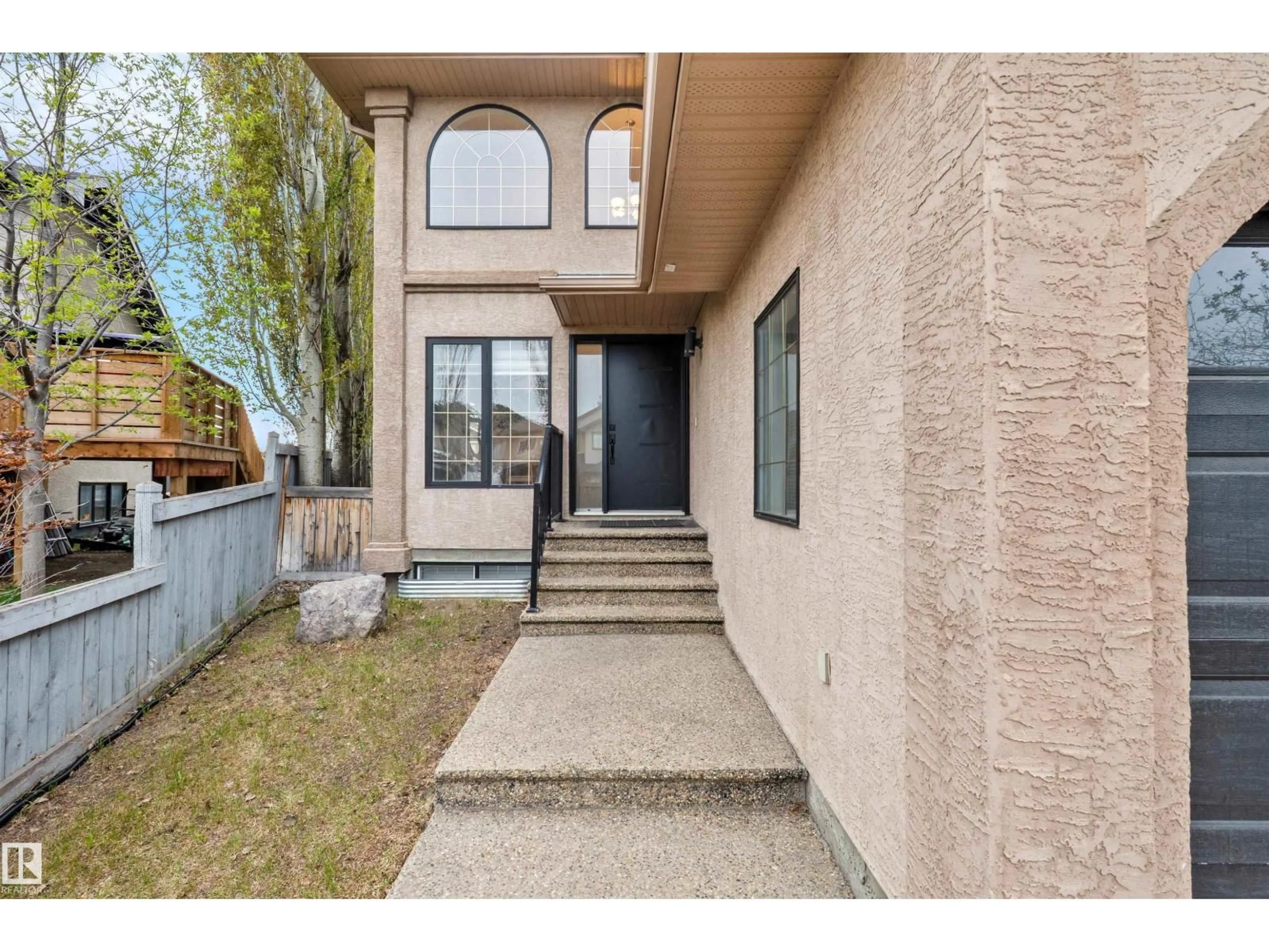 Unknown for 10656 181 AV, Edmonton Alberta T5X6G4