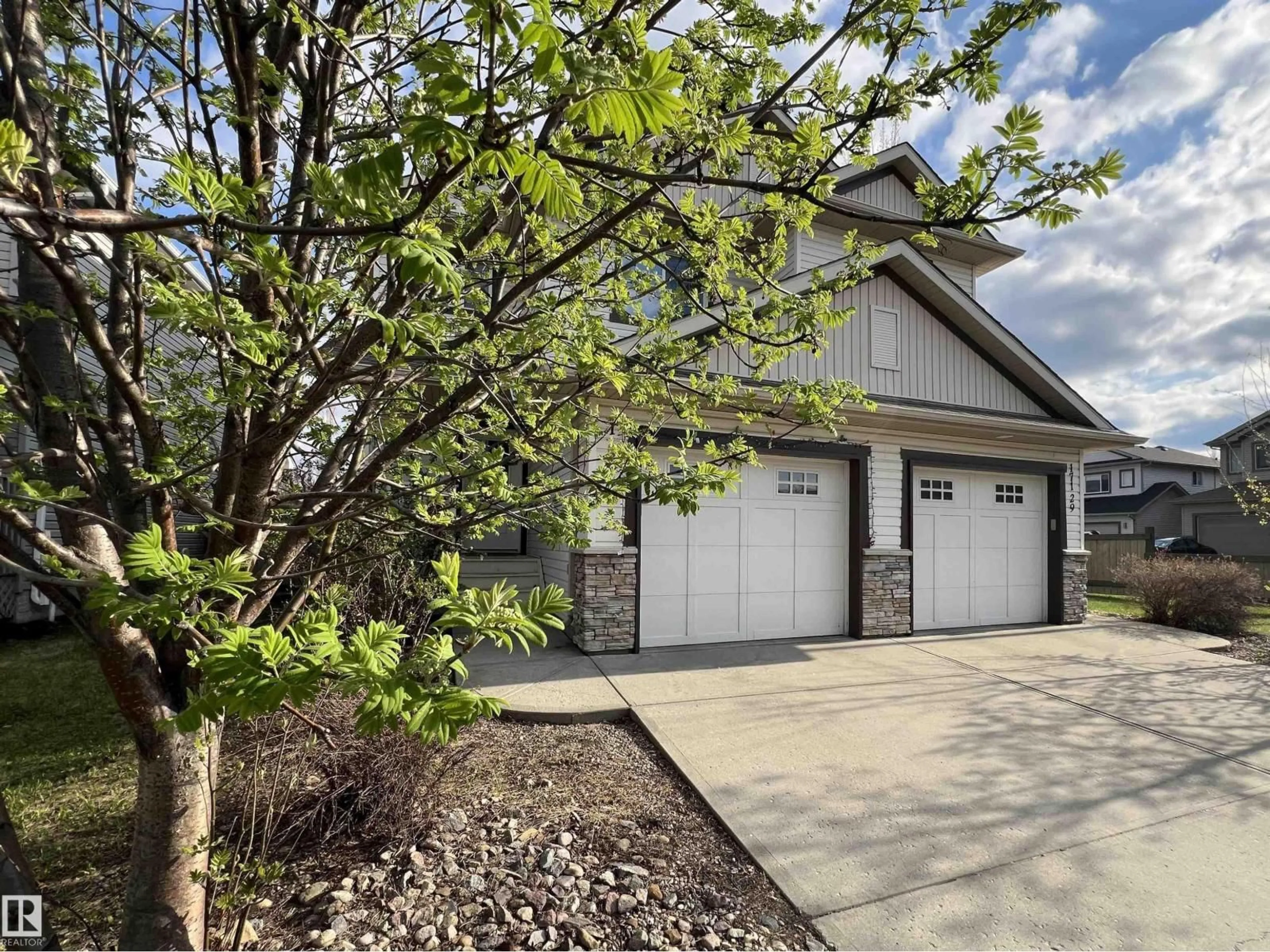 Indoor garage for SW - 17127 7A AV, Edmonton Alberta T6W0M5