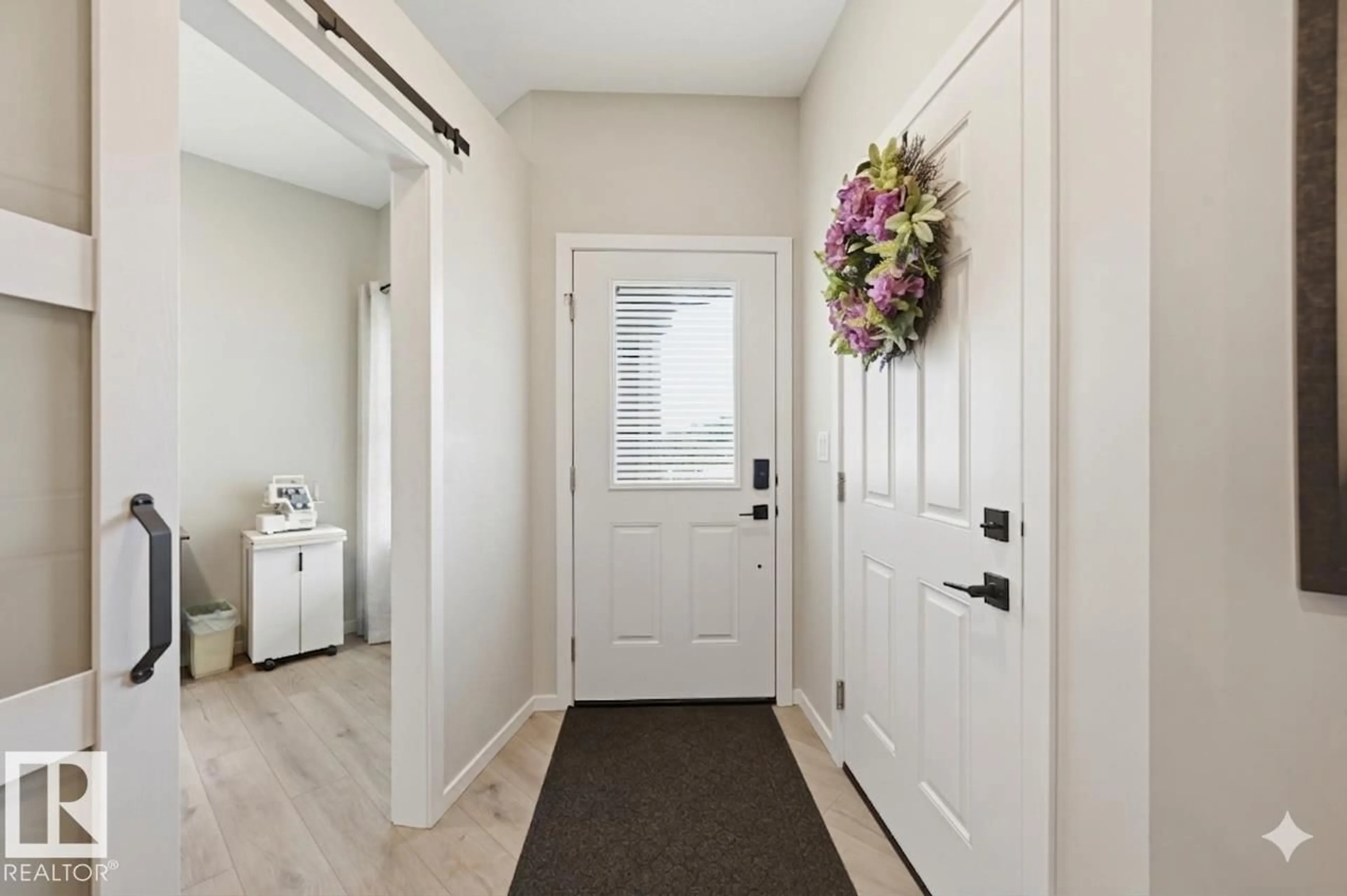 Indoor entryway for 11 - 27 DALTON LI, Spruce Grove Alberta T7X4C4