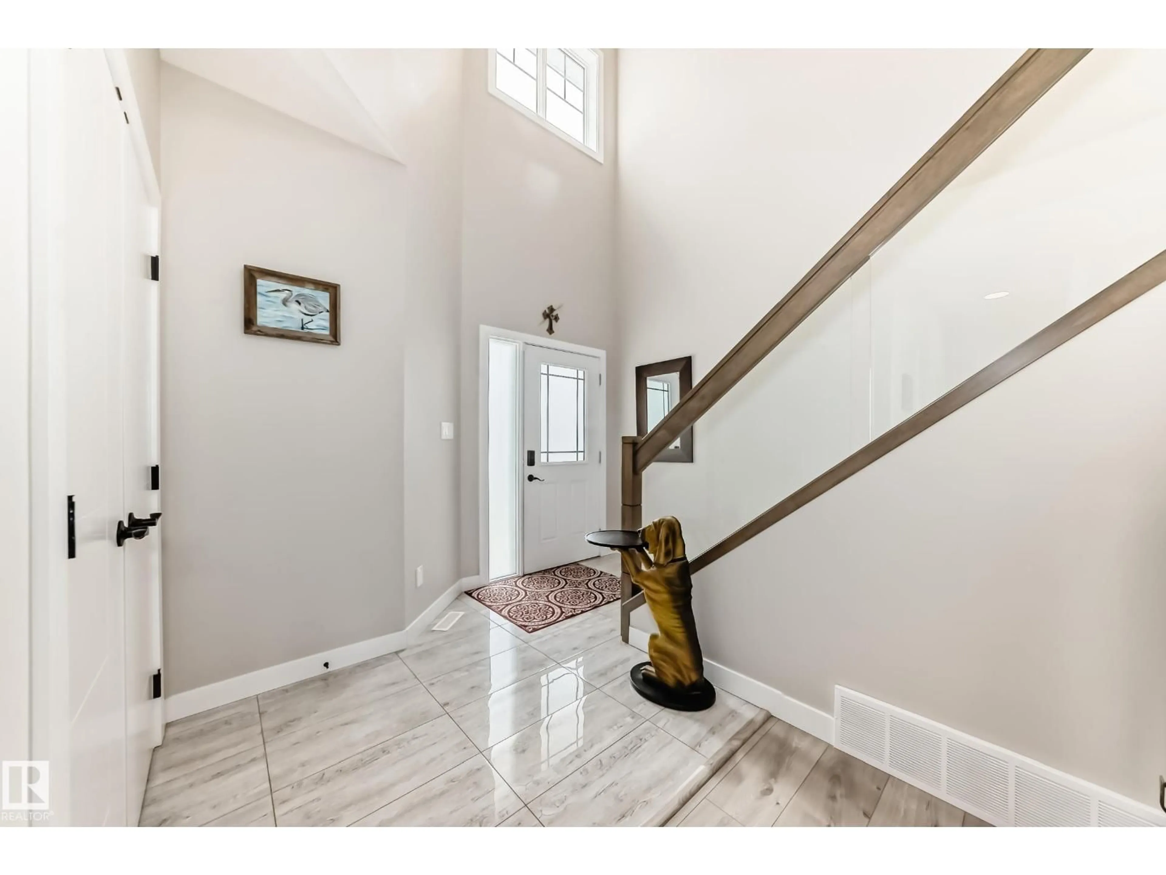 Indoor entryway for 3895 ROBINS CR, Edmonton Alberta T5S0M8
