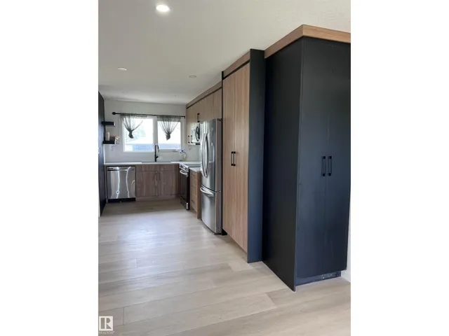 11911 133 AV, Edmonton 2