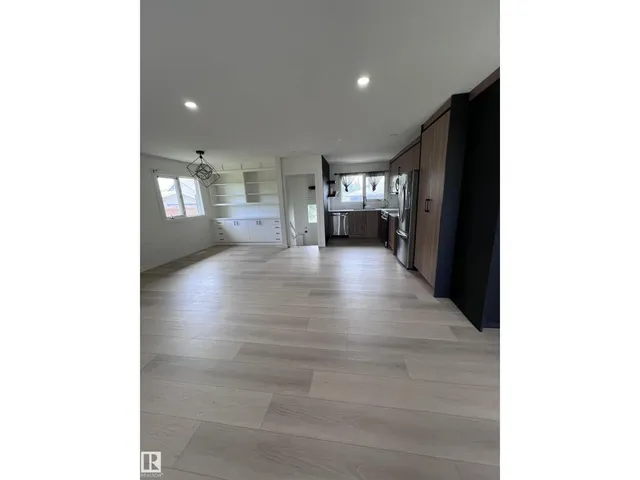 11911 133 AV, Edmonton 5