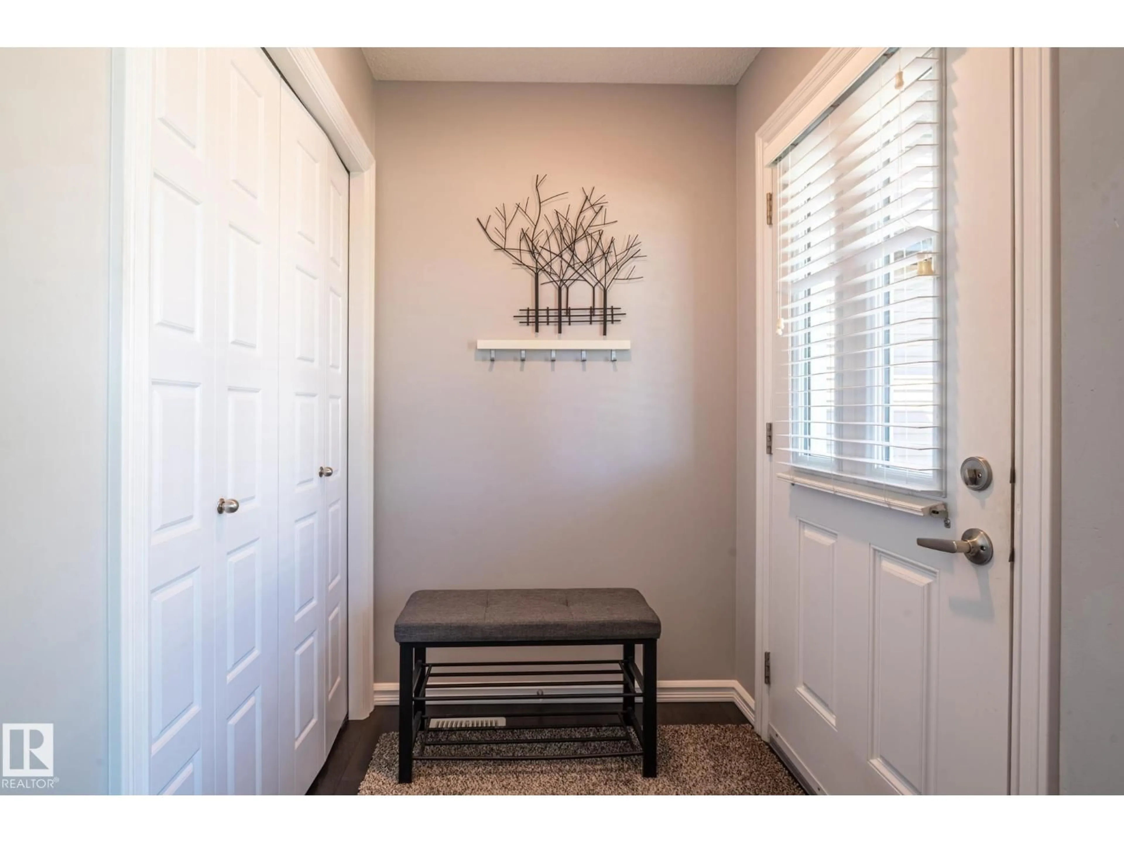 Indoor entryway for 21903 91 AV, Edmonton Alberta T5T6Z8