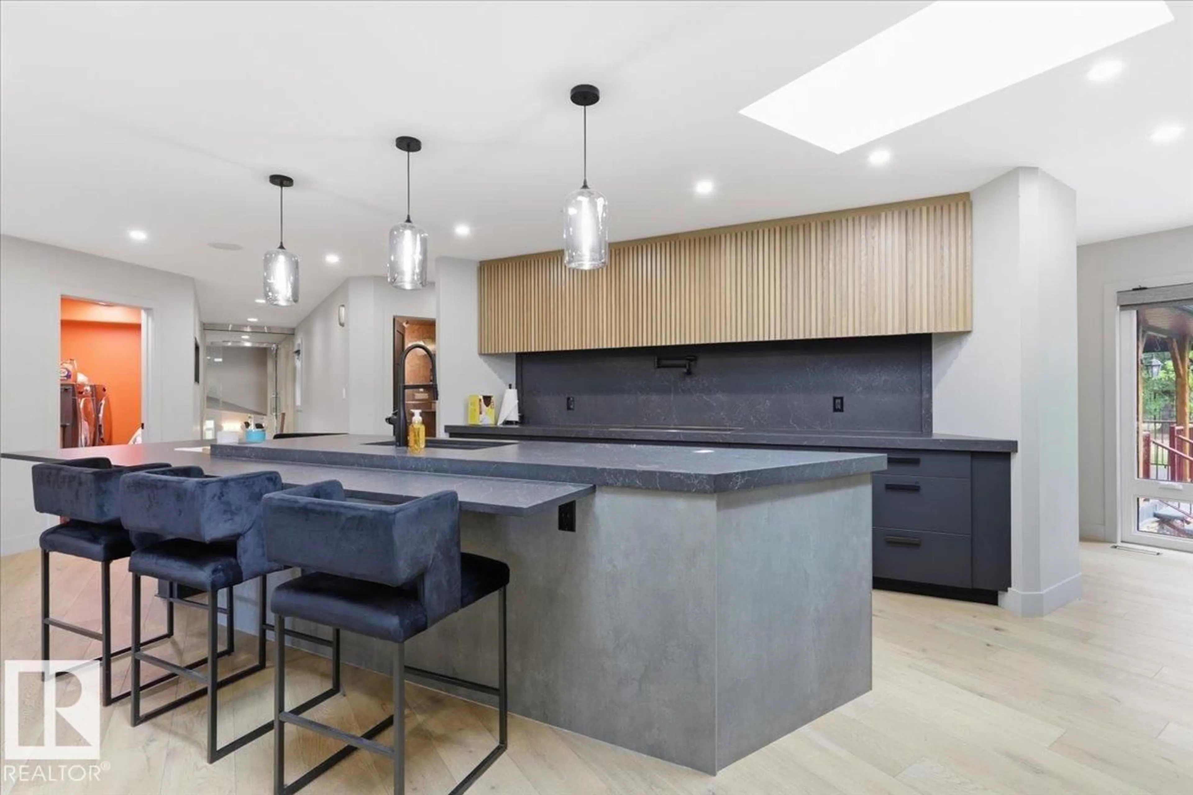 Contemporary kitchen, unknown for 15 - 25 53212 RGE ROAD, Rural Parkland County Alberta T7Y0C3