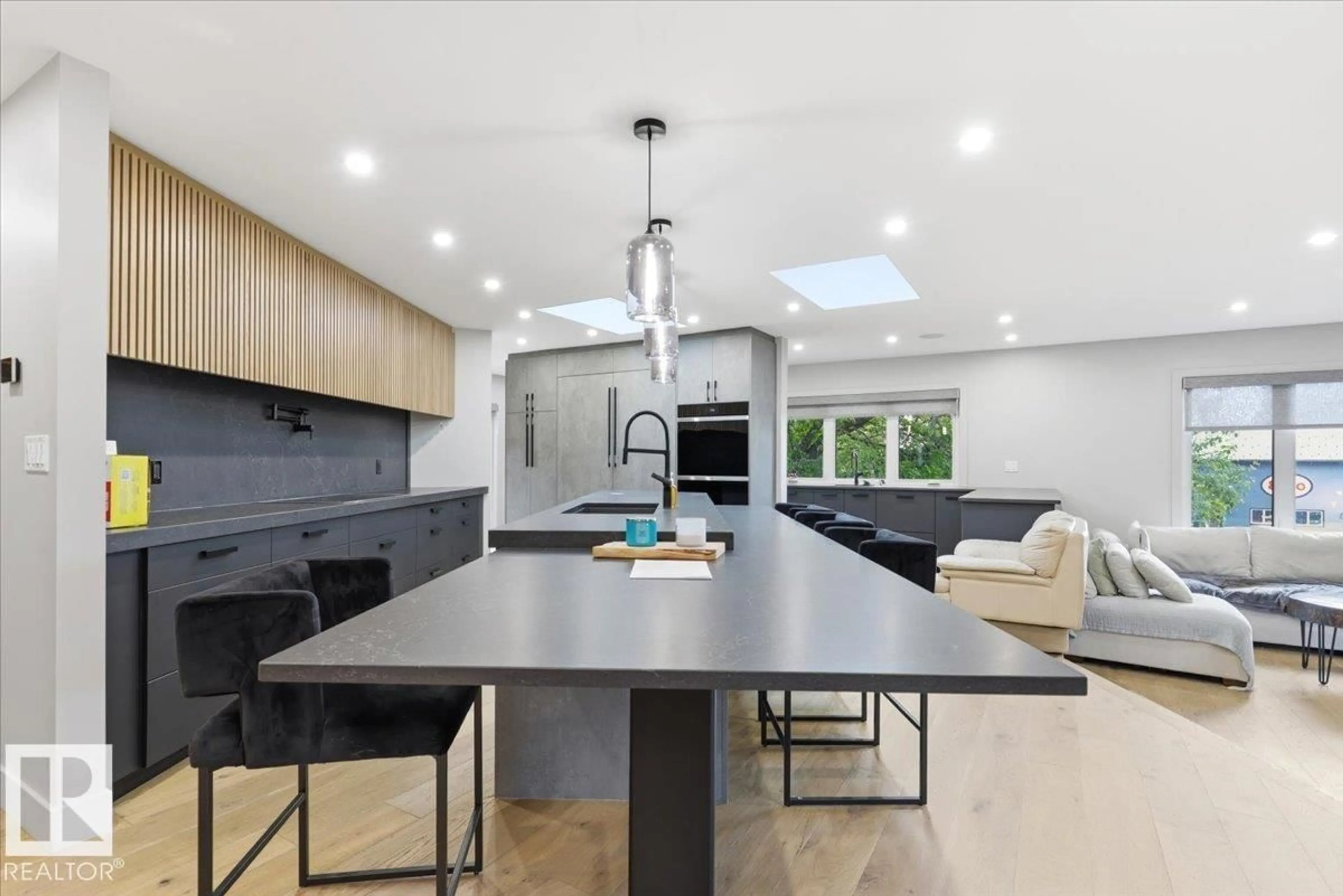 Contemporary kitchen, ceramic/tile floor for 15 - 25 53212 RGE ROAD, Rural Parkland County Alberta T7Y0C3