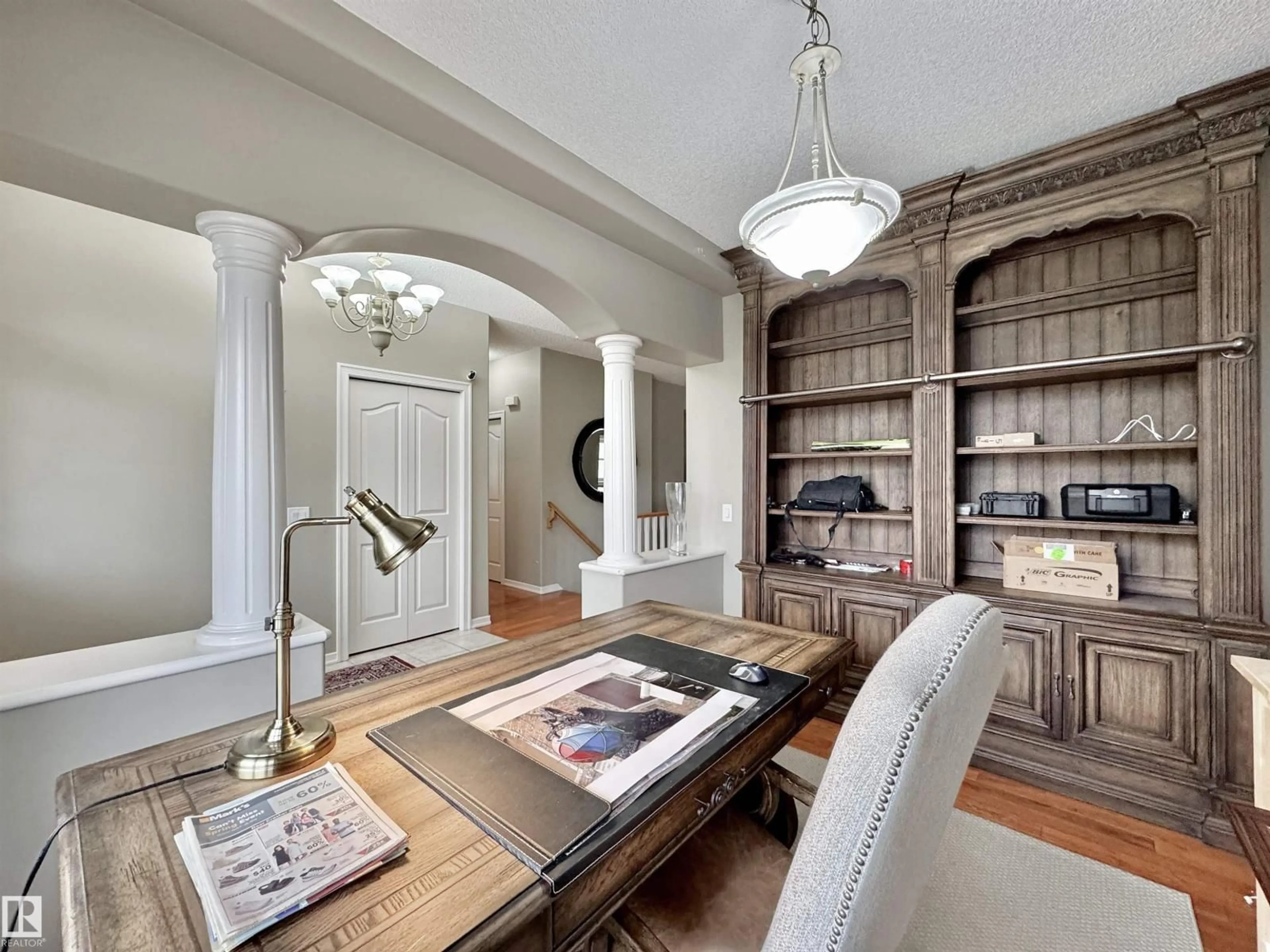Dining room, wood/laminate floor for 642 MEADOWVIEW CR, Sherwood Park Alberta T8H1Y8