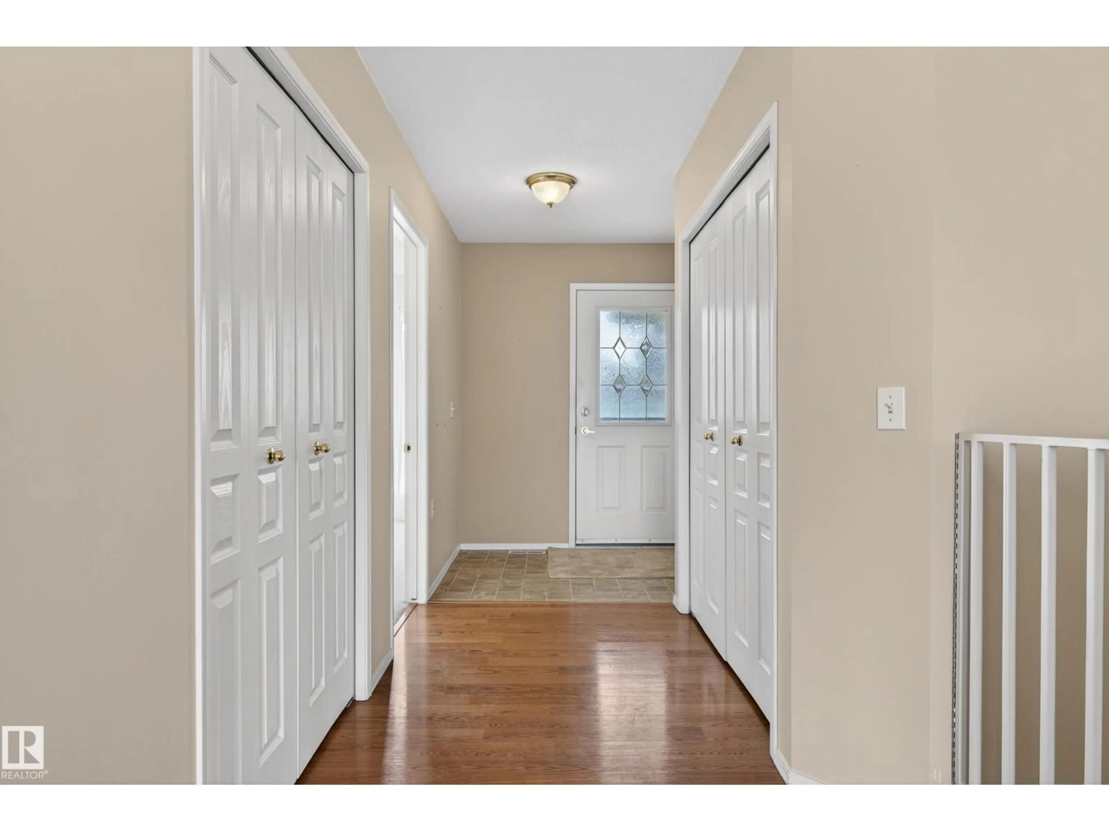 Indoor entryway for 118 13320 124 ST NW, Edmonton Alberta T5L5B7