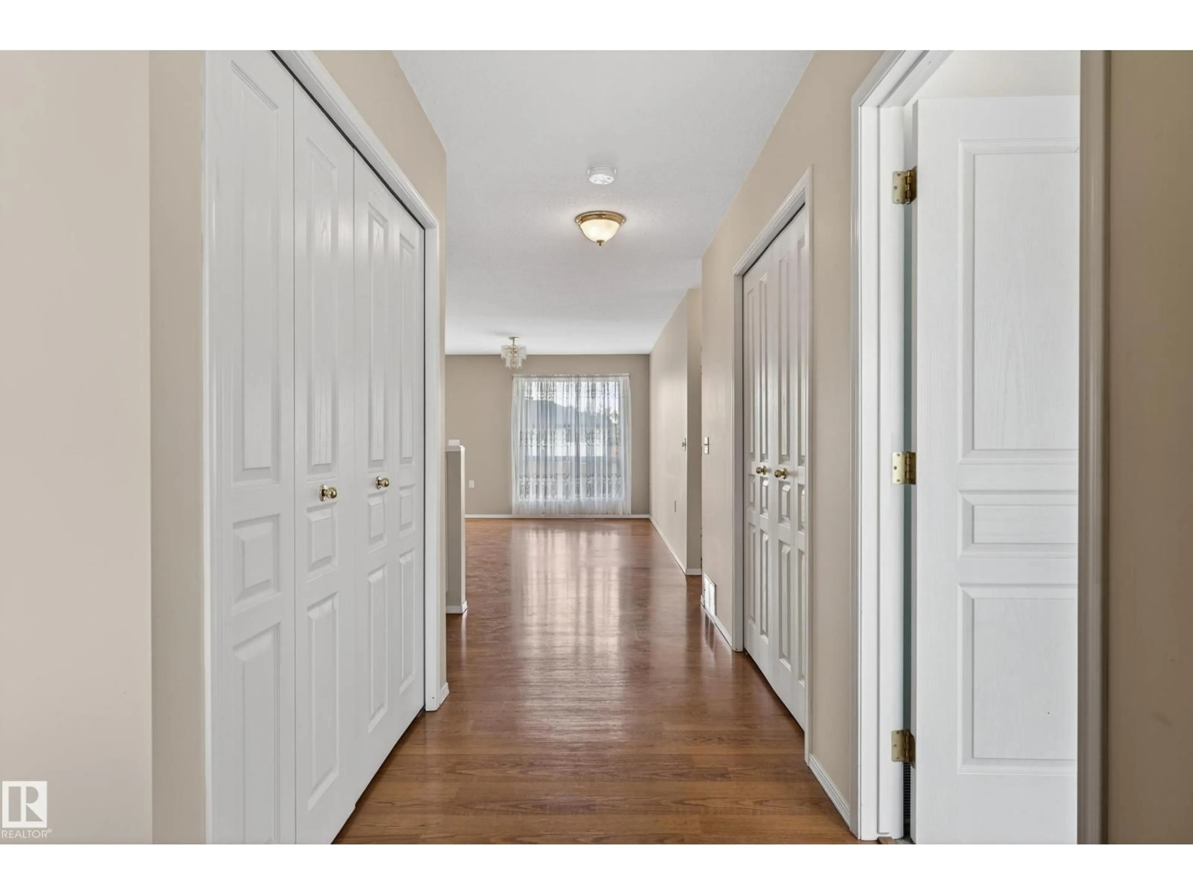 Indoor entryway for 118 13320 124 ST NW, Edmonton Alberta T5L5B7