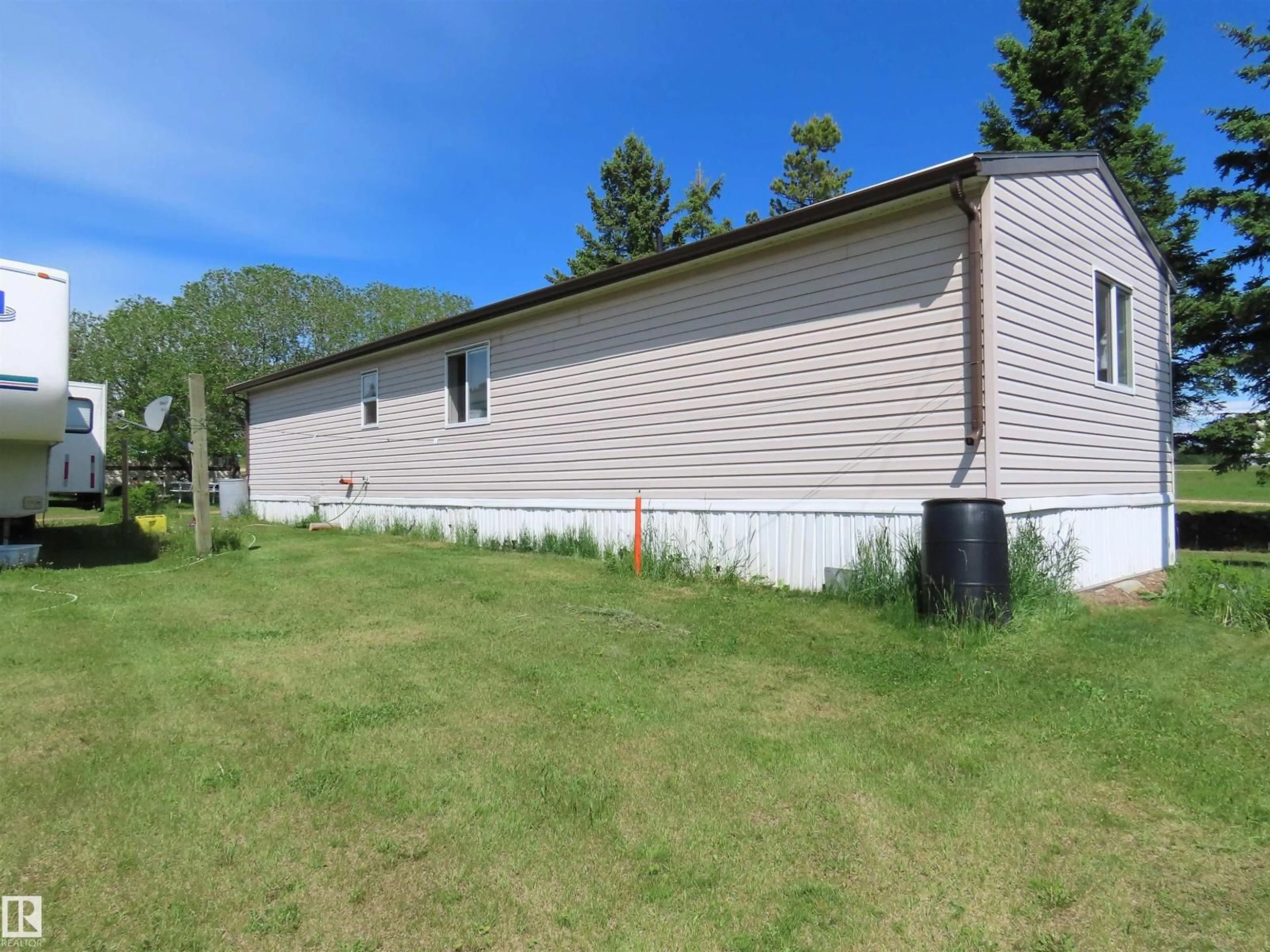 Shed for 7029 HWY 43, Rural Lac Ste. Anne County Alberta T0E2A0