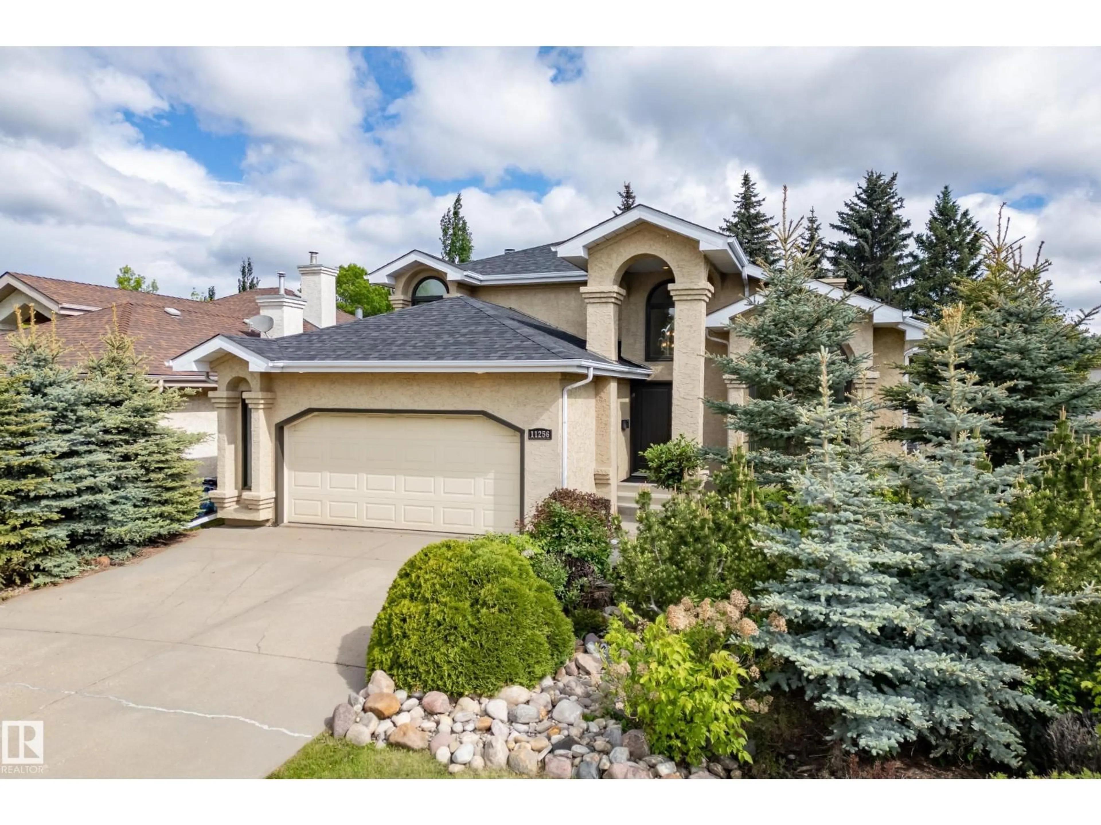 Unknown for 11256 10 AV, Edmonton Alberta T6J6S2