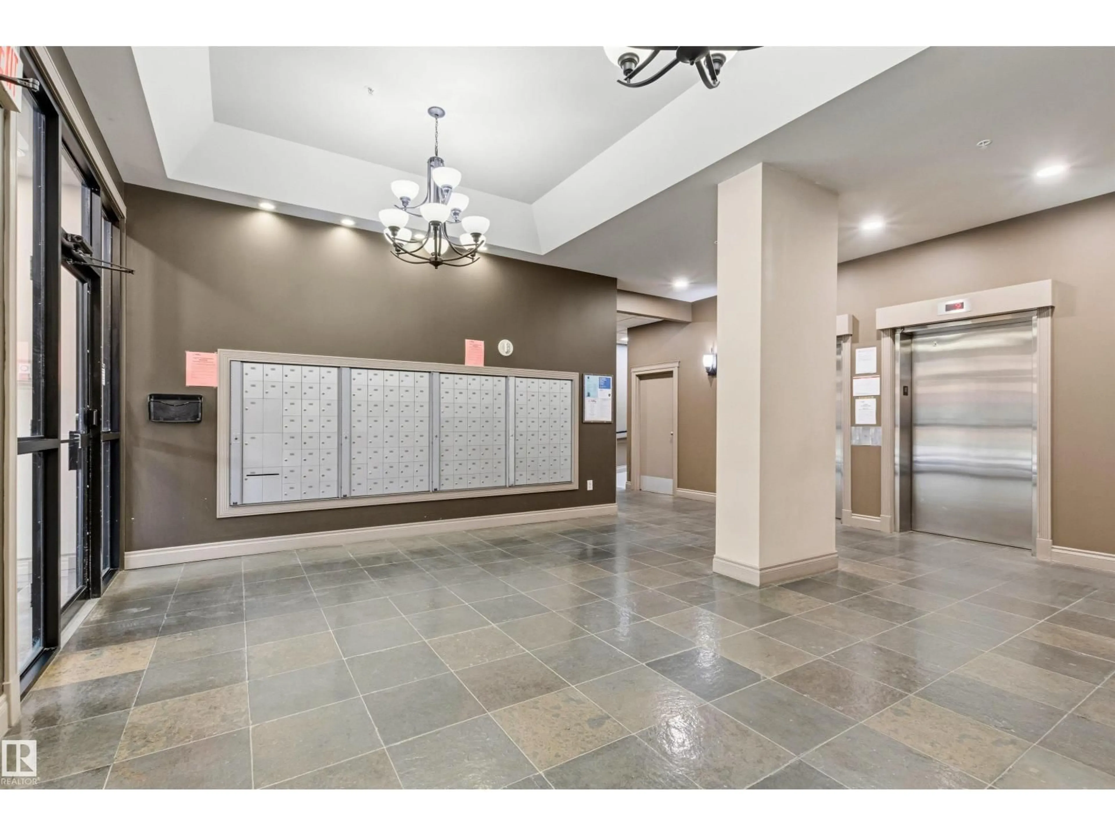 Indoor foyer for 1404 - 10303 105 ST NW, Edmonton Alberta T5J5G3