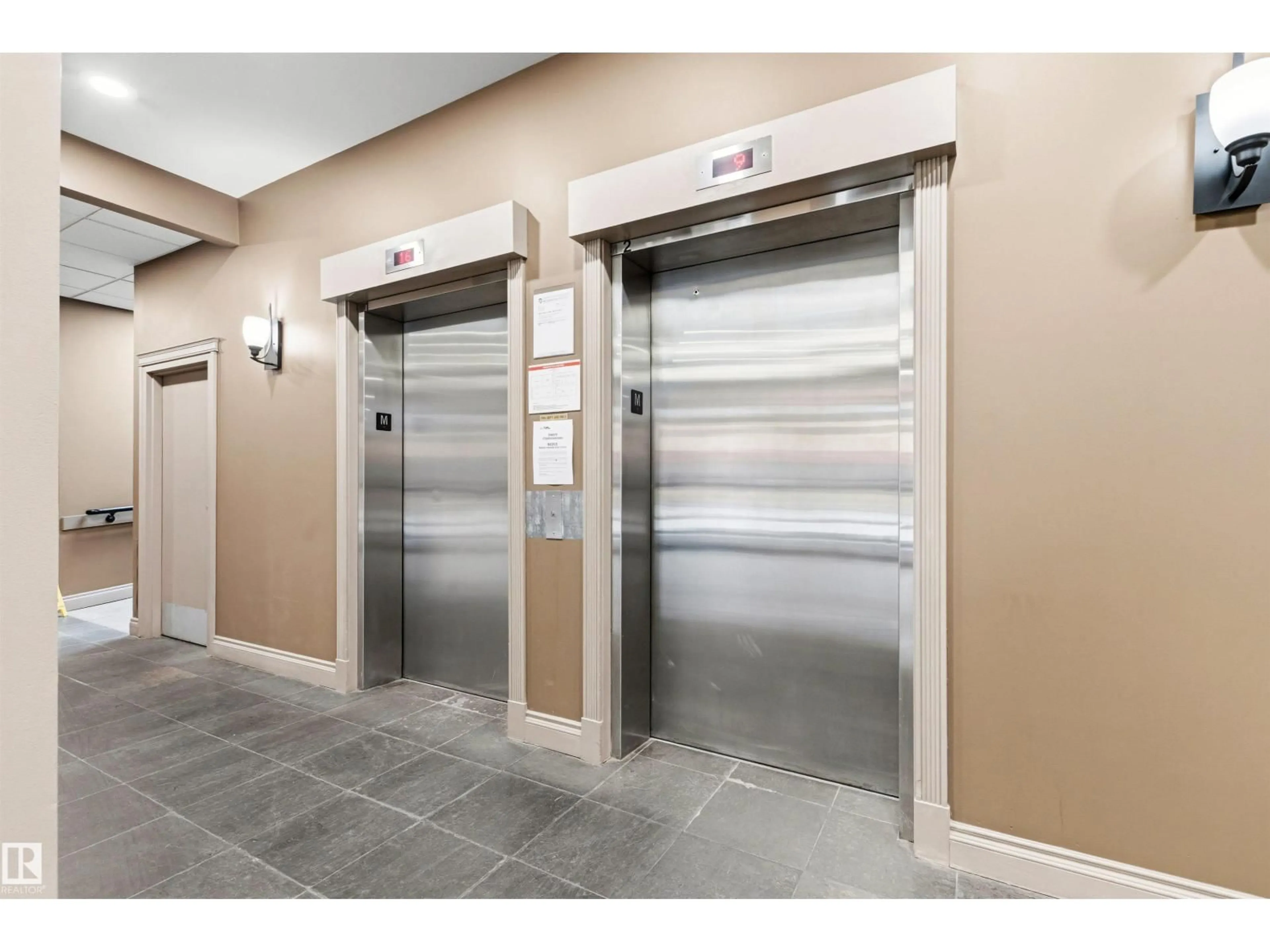Indoor foyer for 1404 - 10303 105 ST NW, Edmonton Alberta T5J5G3