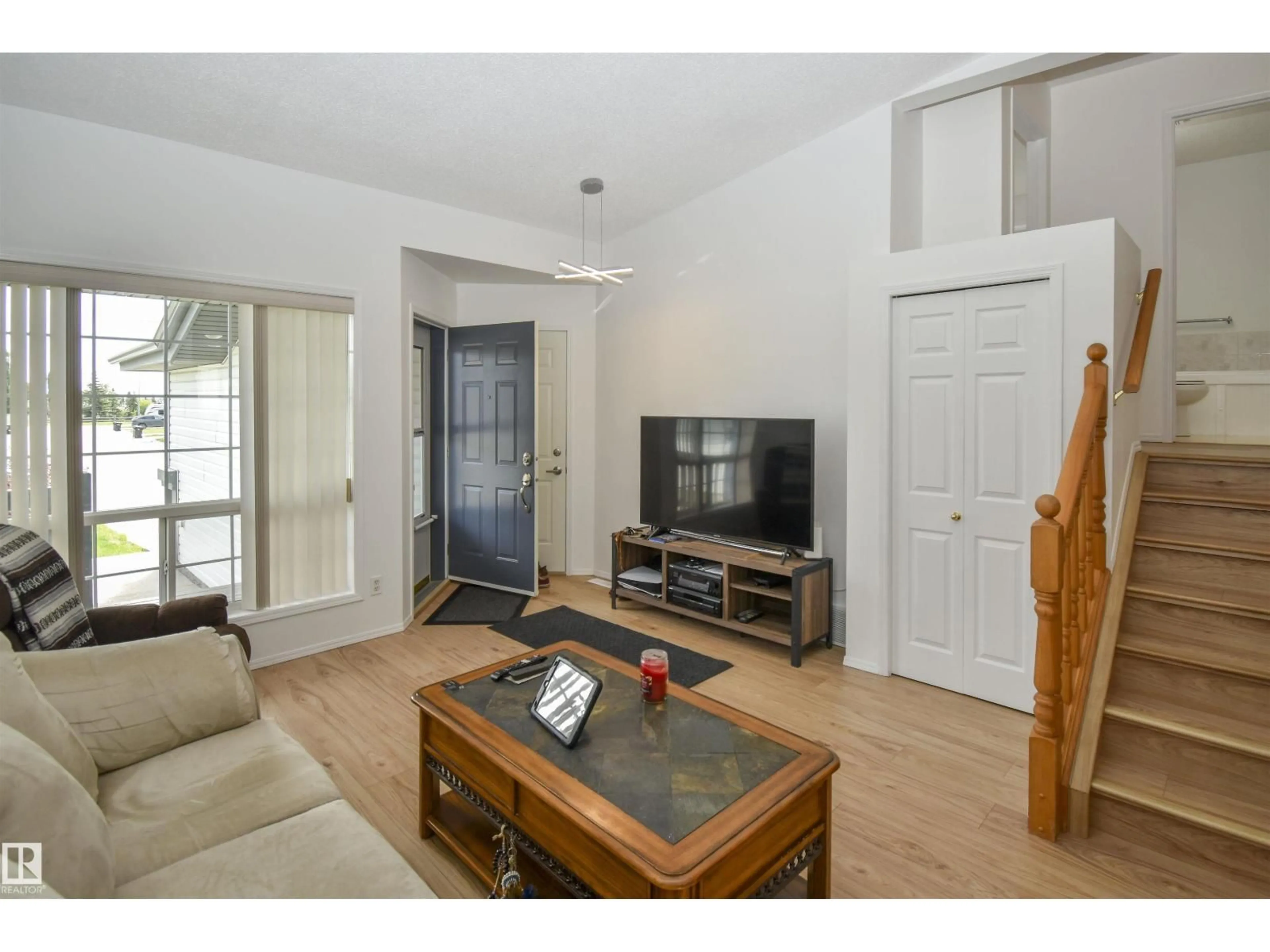 Living room with furniture, unknown for 45 LANDSDOWNE DR, Spruce Grove Alberta T7X3Y4
