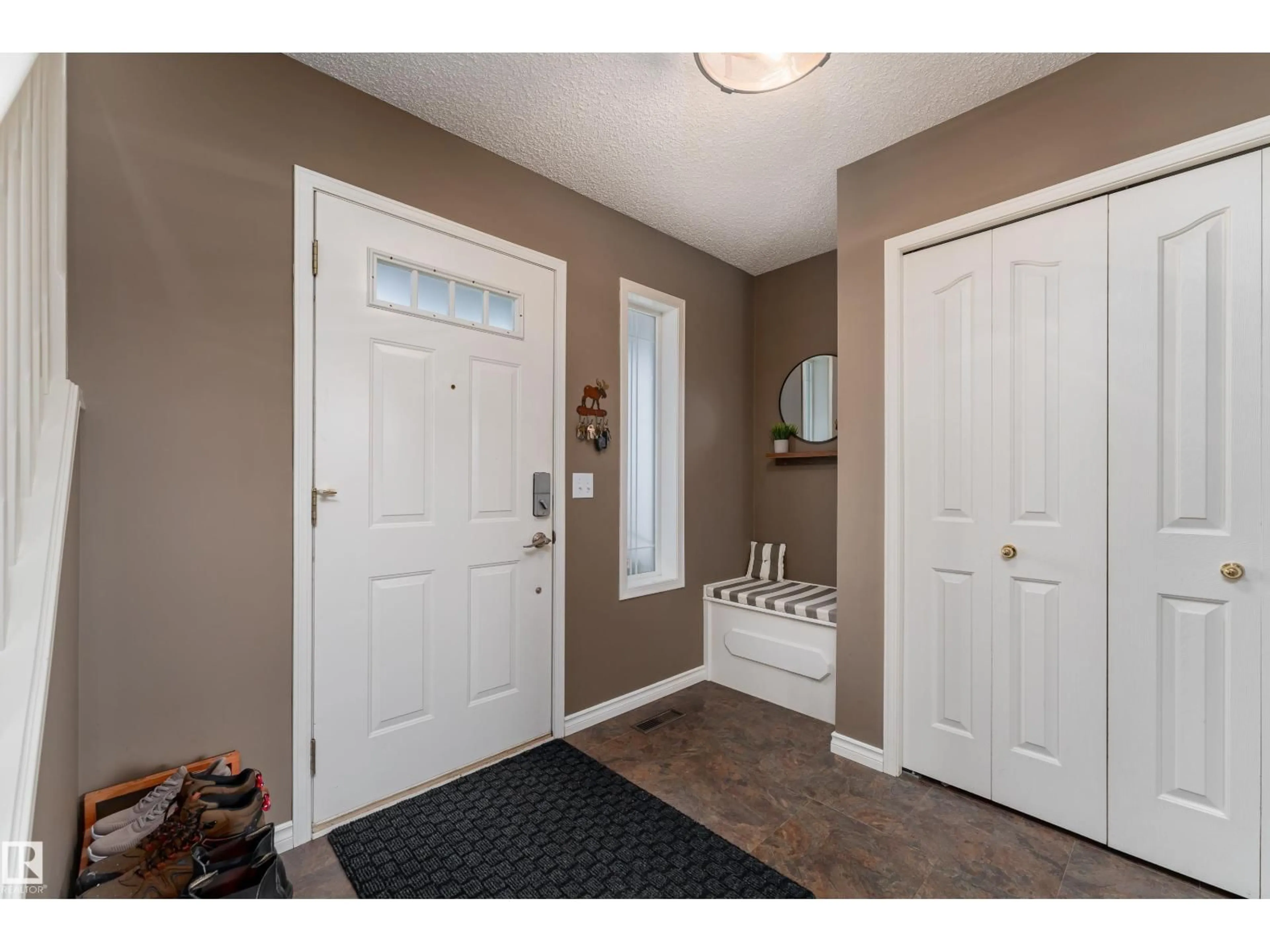 Indoor entryway for 186 FOXBORO LD, Sherwood Park Alberta T8A6C7