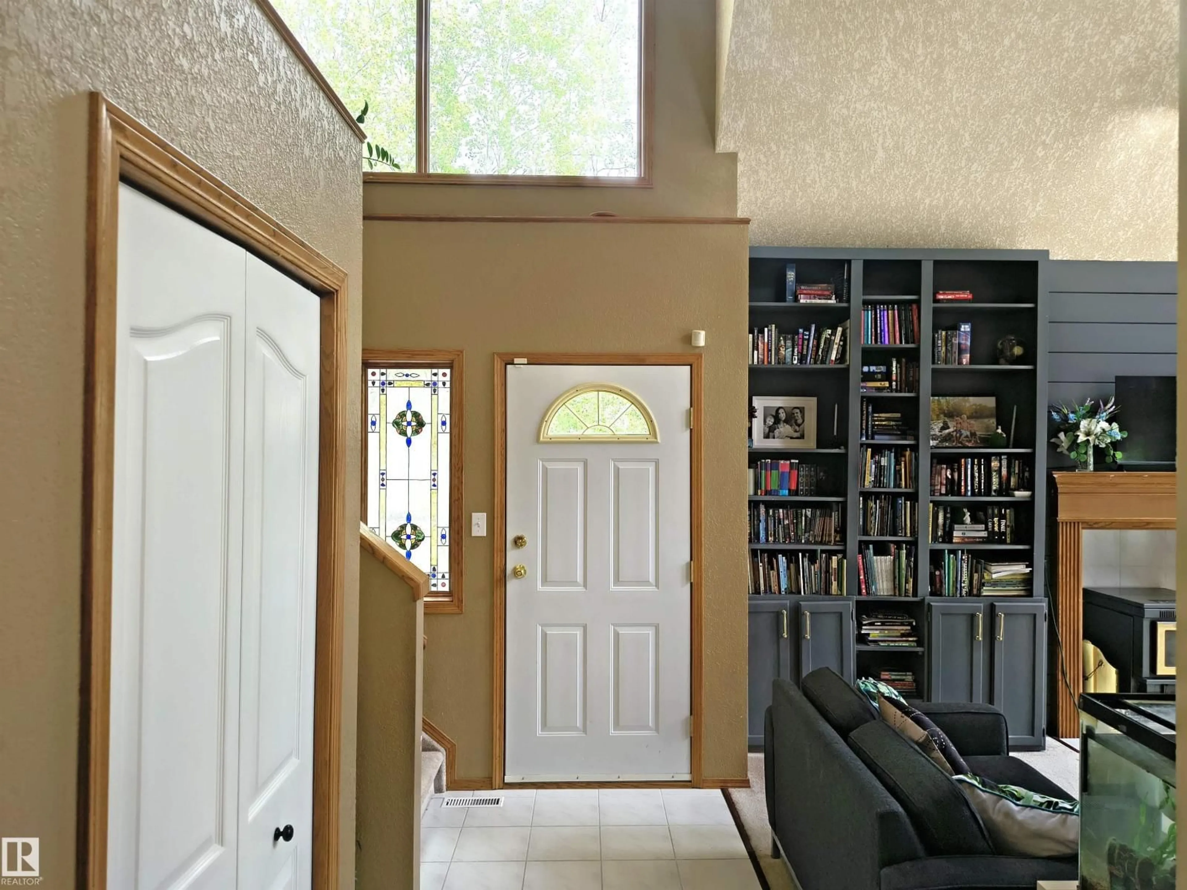 Indoor entryway for 48214 RANGE ROAD 85, Rural Brazeau County Alberta T7A1S9