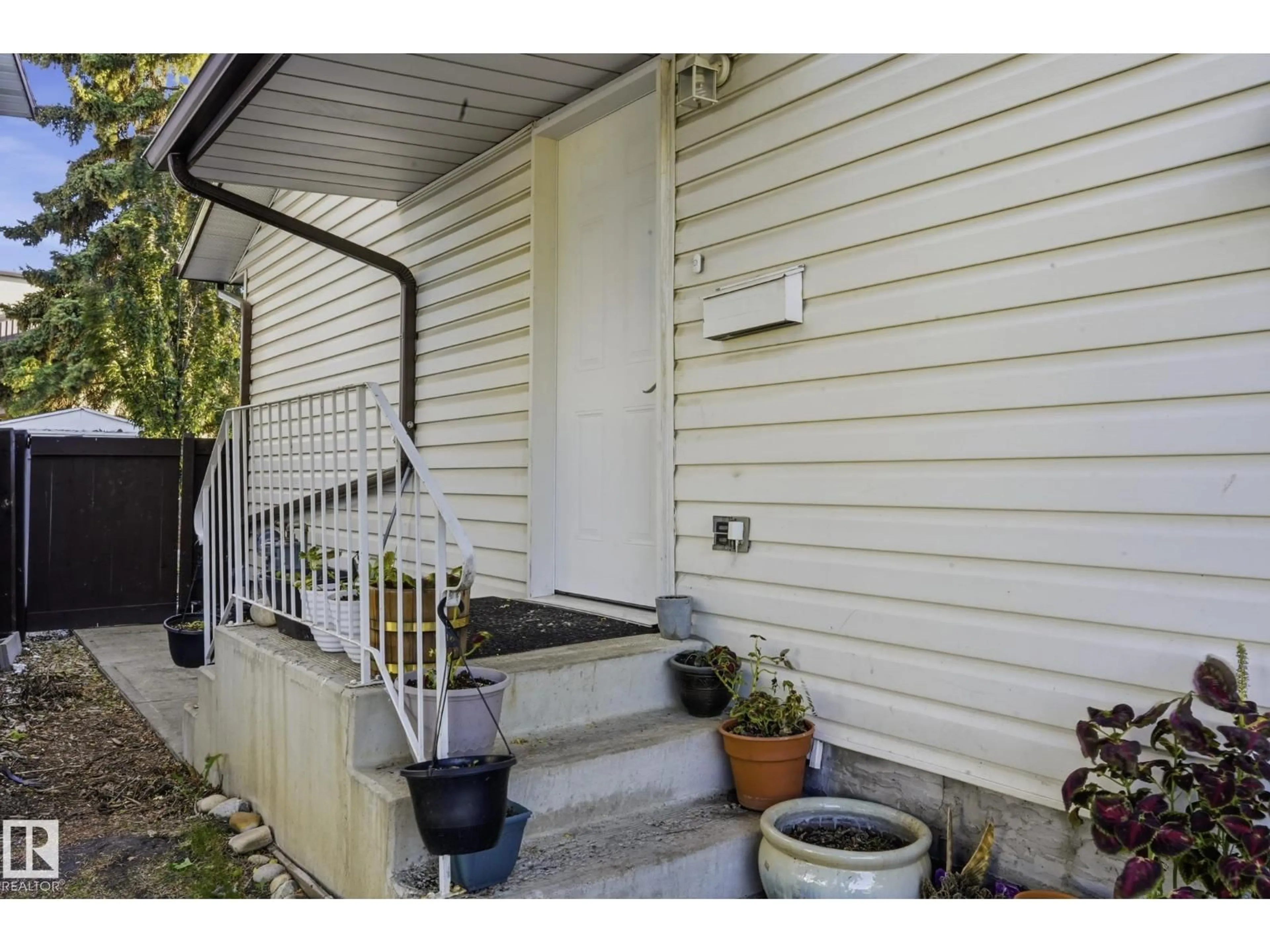 Unknown for NW - 7303 180 ST, Edmonton Alberta T5T2T1