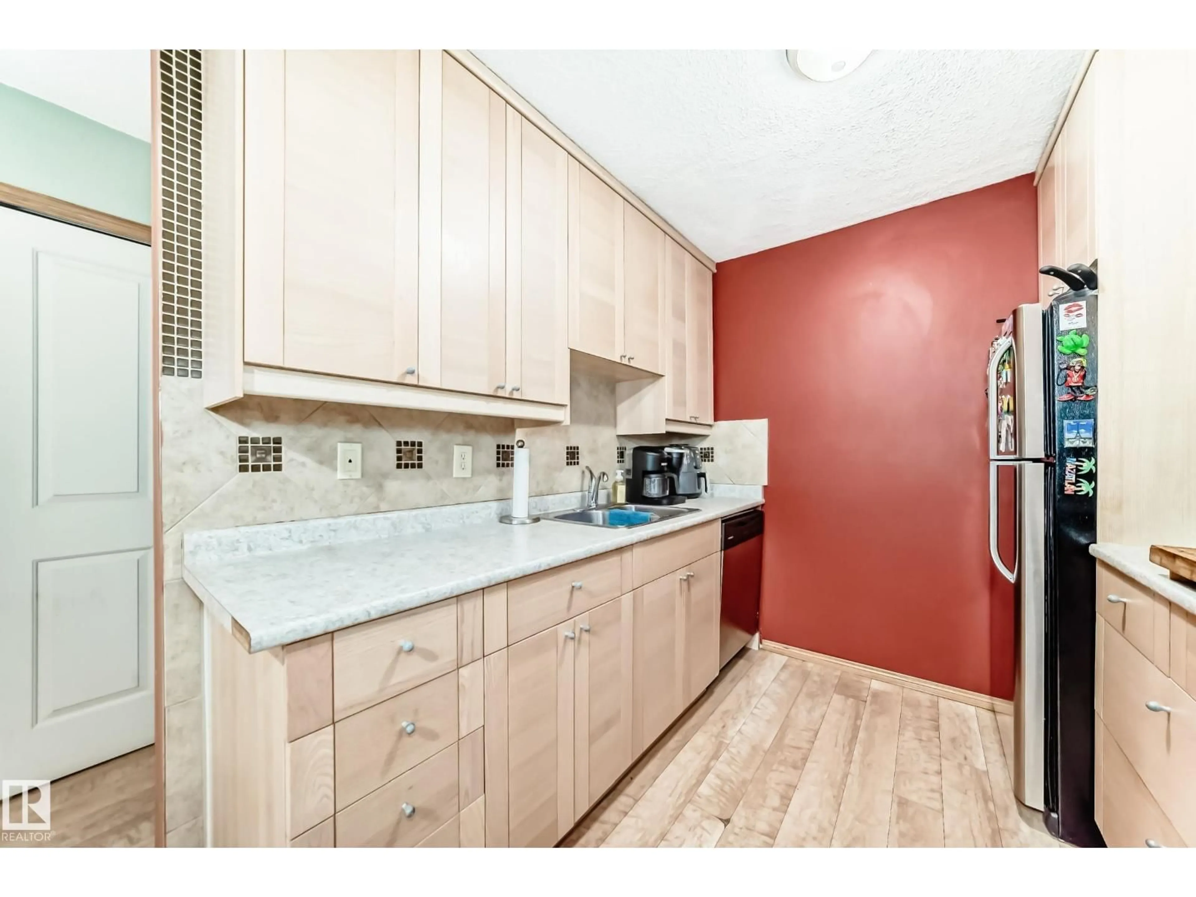 Standard kitchen, unknown for 3151 139 AV, Edmonton Alberta T5Y1R4