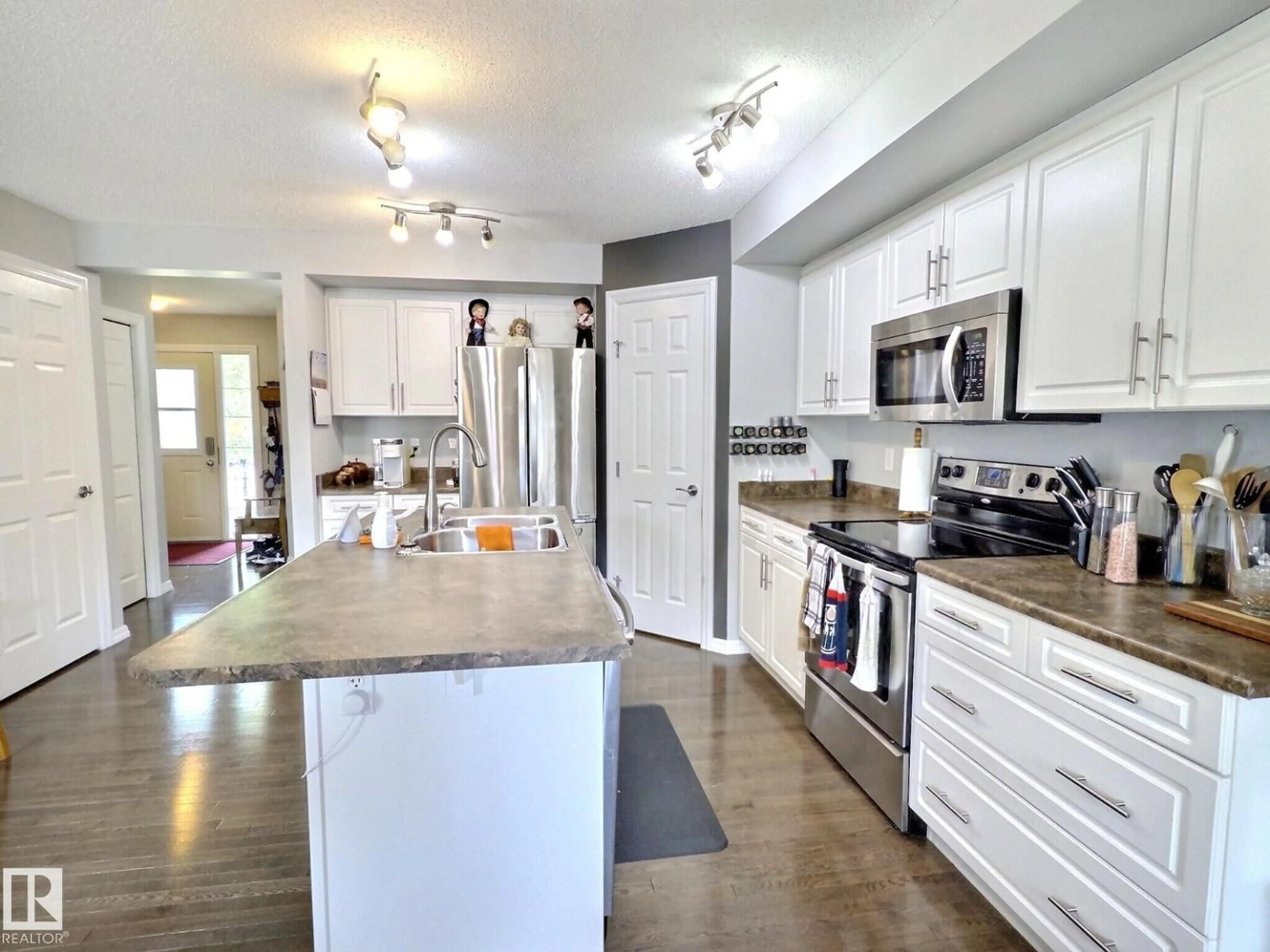 Open concept kitchen, unknown for 126 CALVERT WD, Fort Saskatchewan Alberta T8L0C4